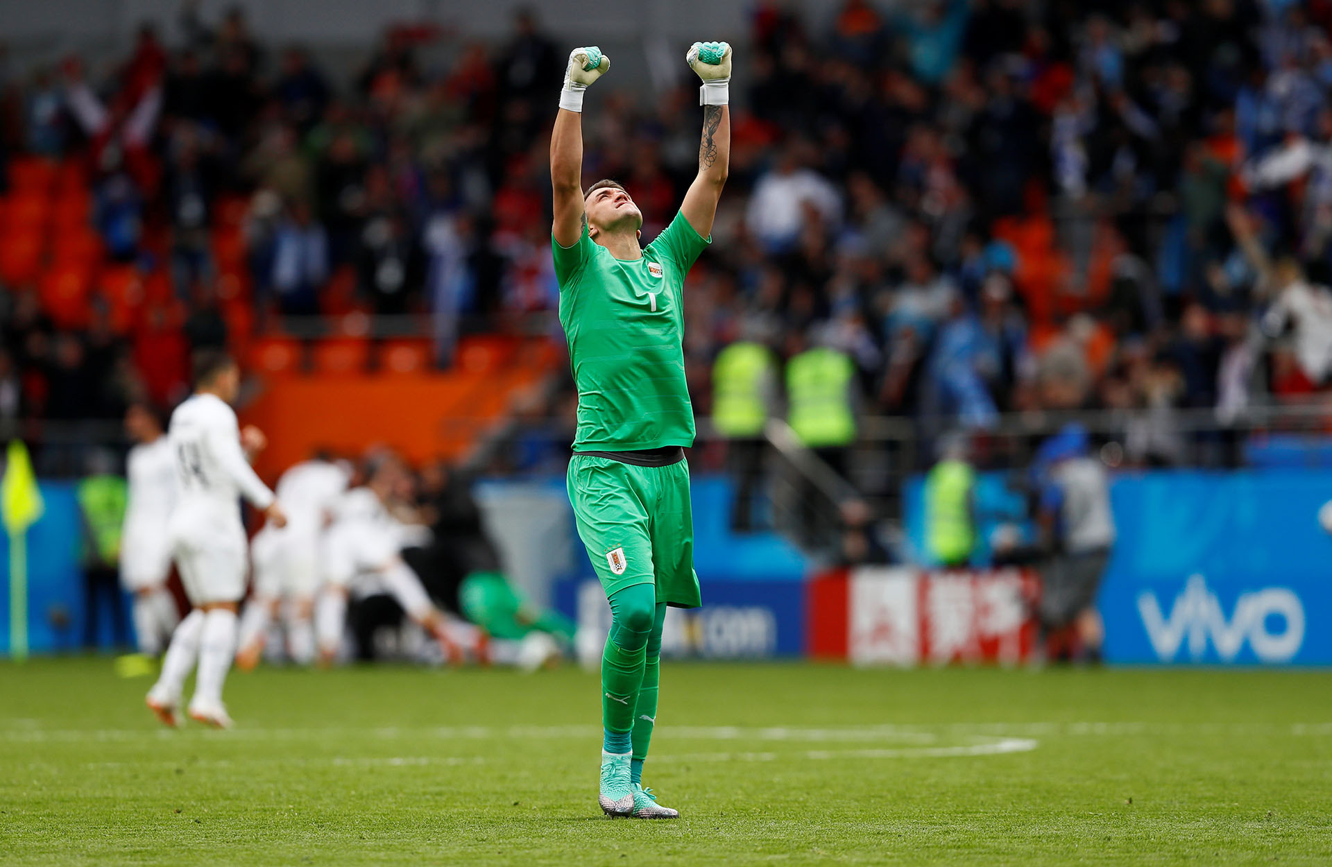 Muslera festeja un triunfo que parecÃ­a que se le escapaba a Uruguay