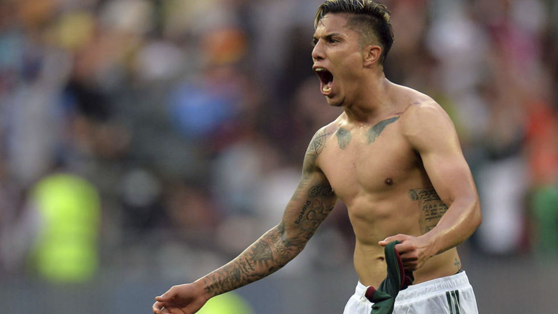 De jugar tres Mundiales a no tener agua para bañarse: Carlos Salcido reveló  la miseria en que vive Veracruz, image size:1920x1080