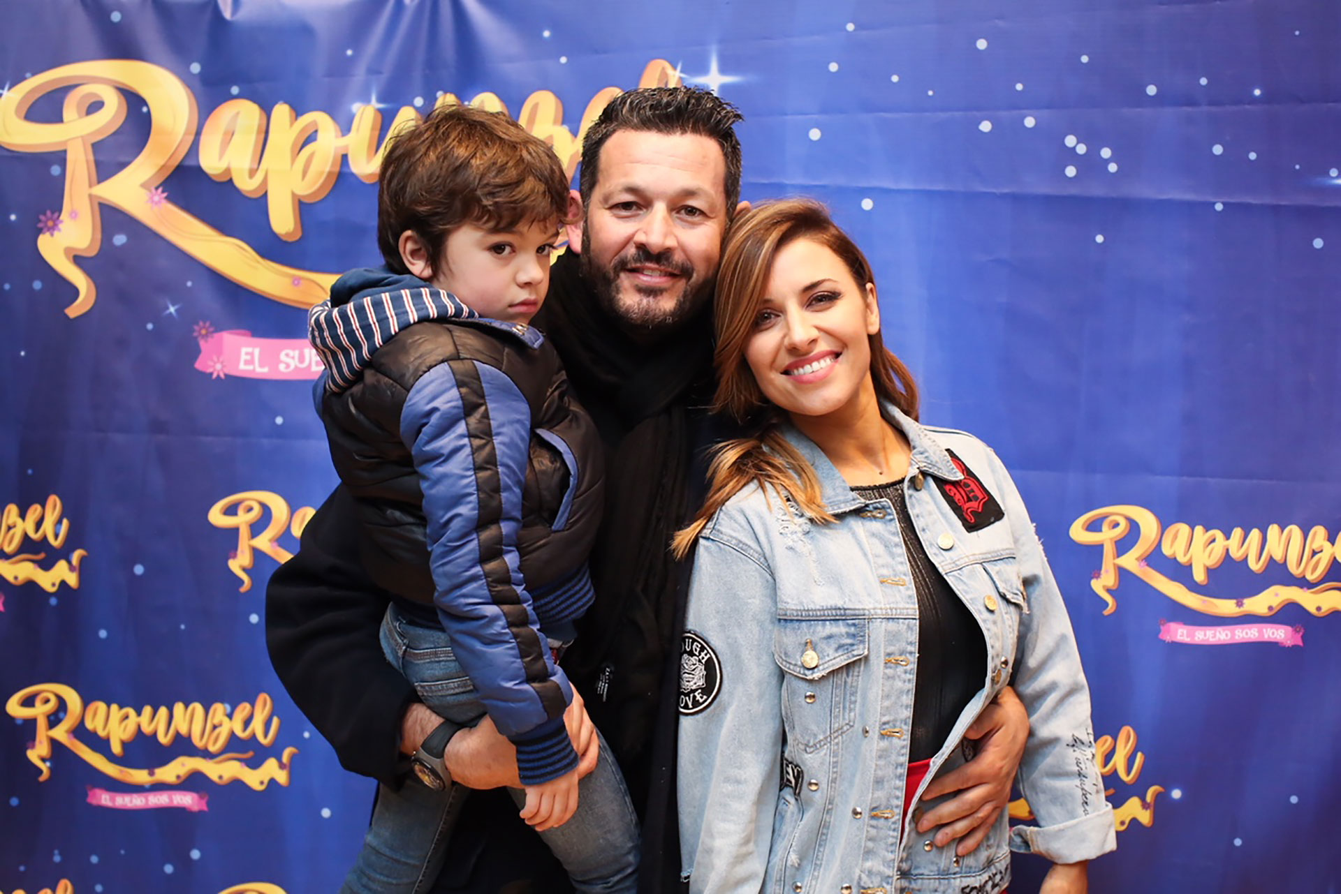 Mariana Brey y su familia