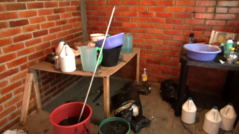 Laboratorio urbano ubicados en apartamentos de zonas residenciales representan un riesgo para la población por los químicos tóxicos y los peligros inherentes de las actividades ilícitas.