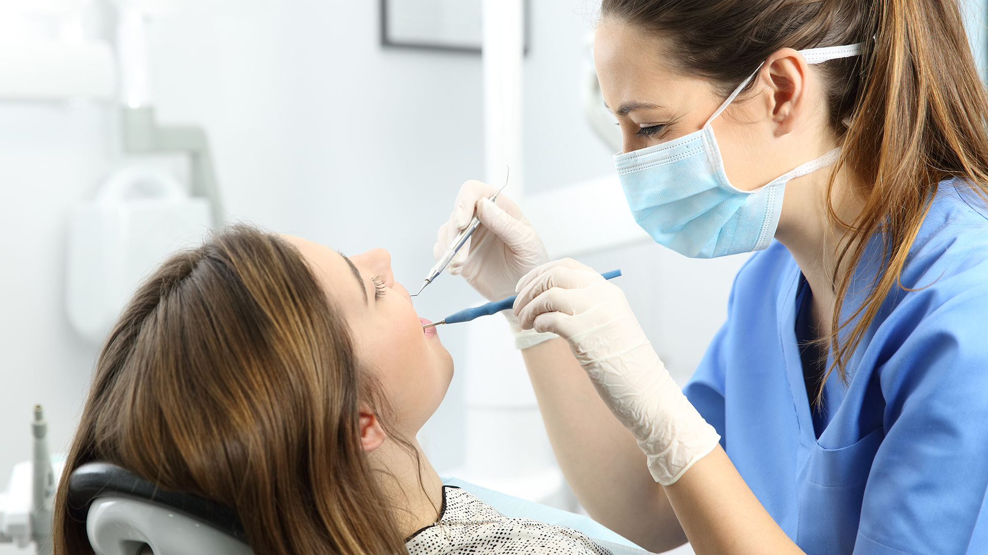 La visita odontólogo debe ser anual, aunque no haya dolor ni caries a la vista (Getty)