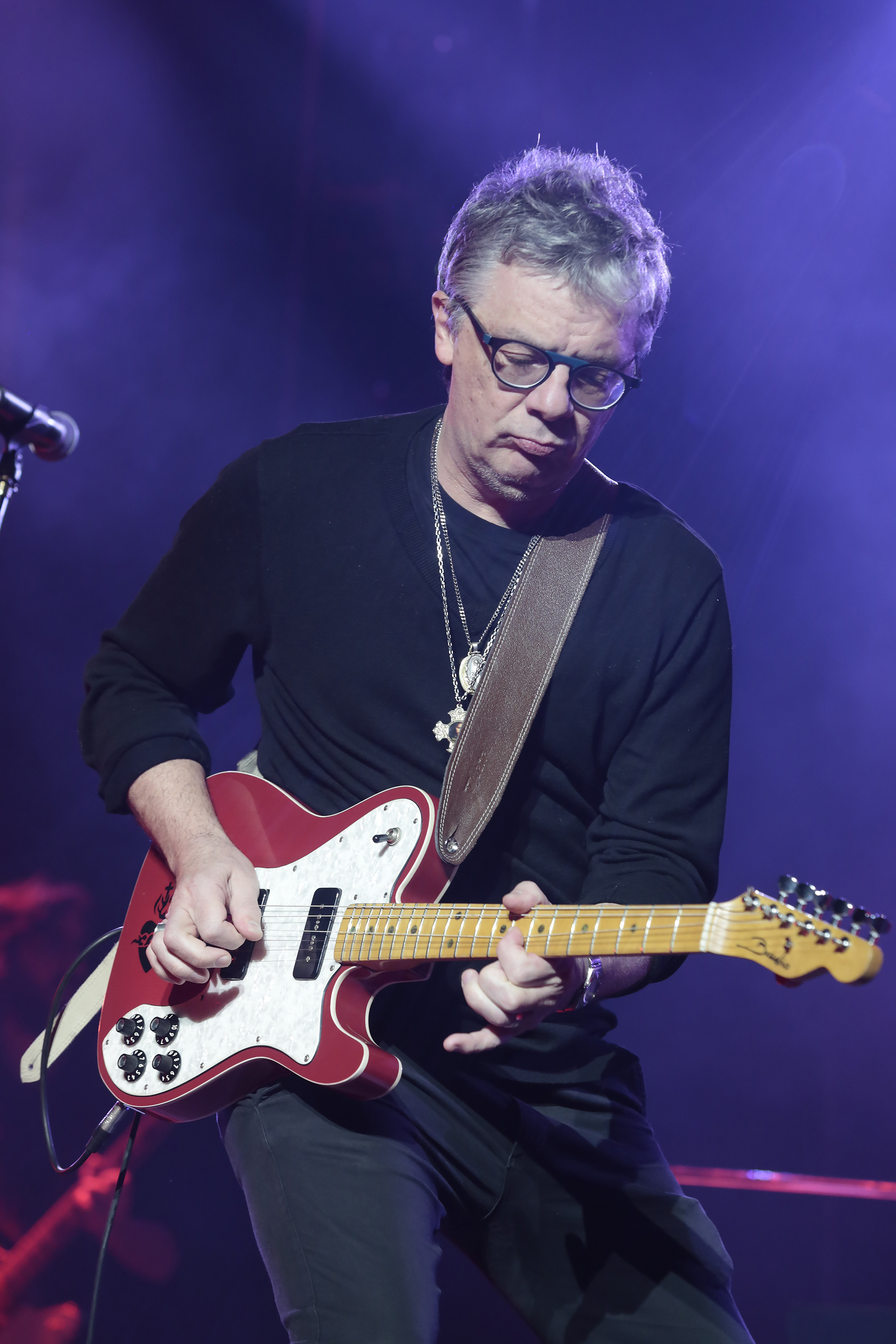 Juanse, en acción. Porchetto lo convocó para “Sombras en el cielo” (su primer lanzamiento de estudio en ocho años) por considerarlo uno de los mejores guitarristas del planeta