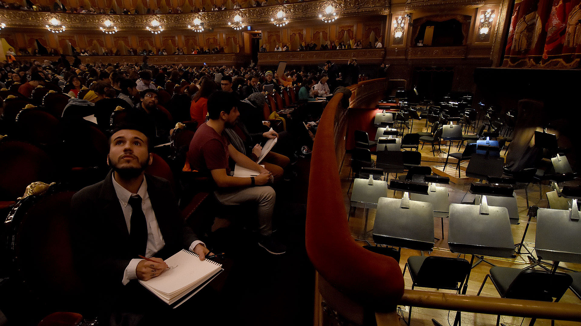 El foso de la orquesta posee una capacidad para 120 músicos.