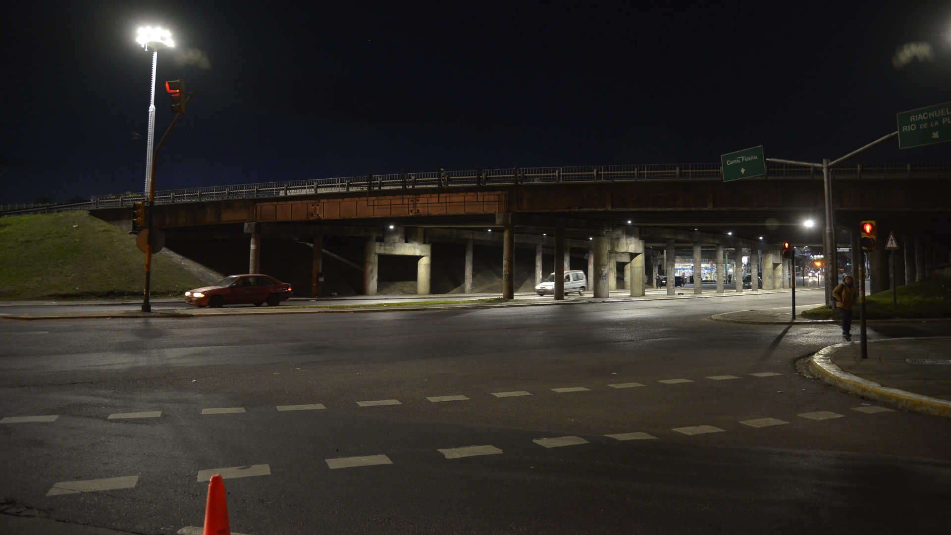 Av. de los Constituyentes & Av. Gral. Paz