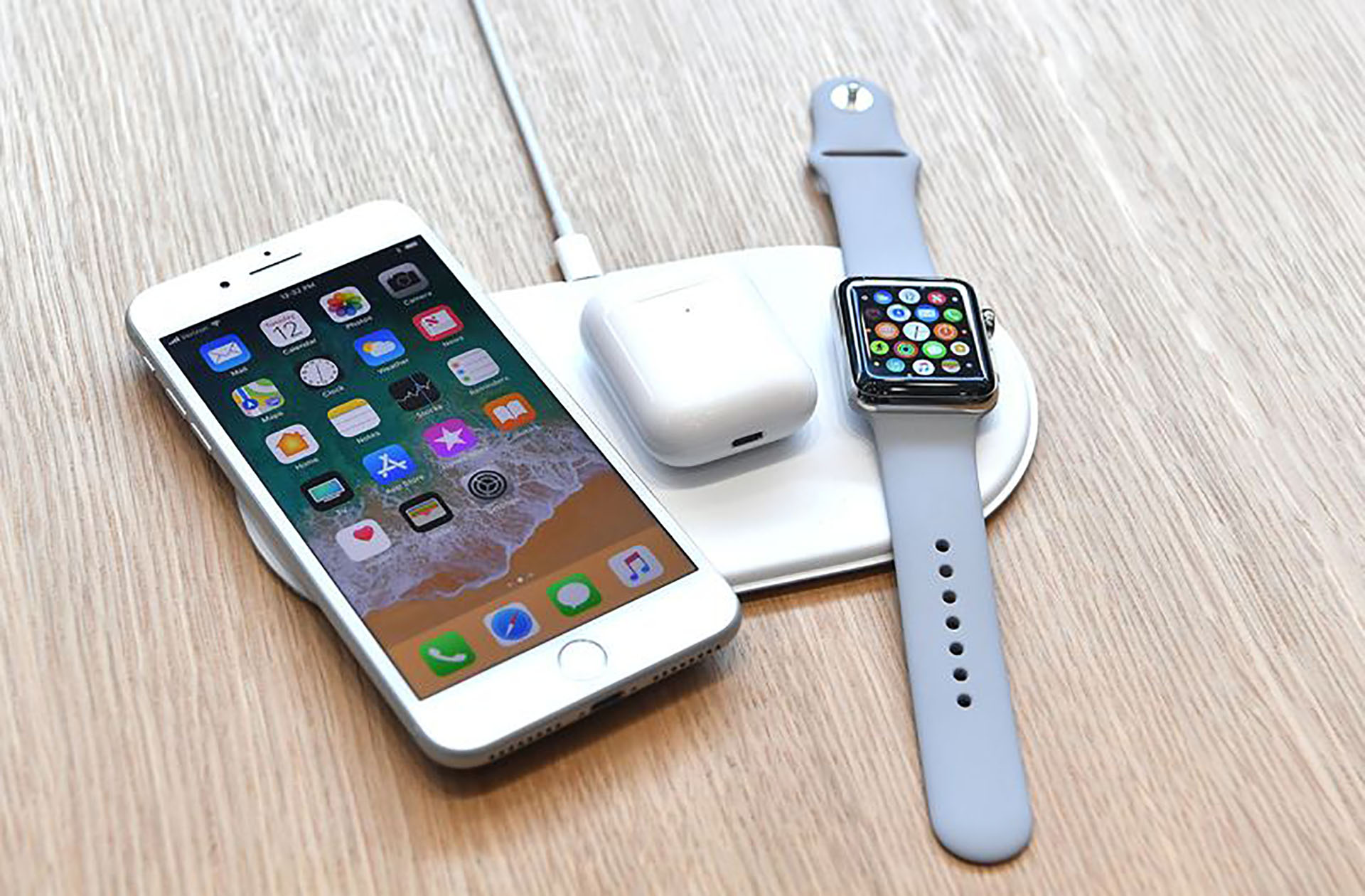 El AirPower permitirá cargar de manera inalámbrica tres equipos en simultáneo