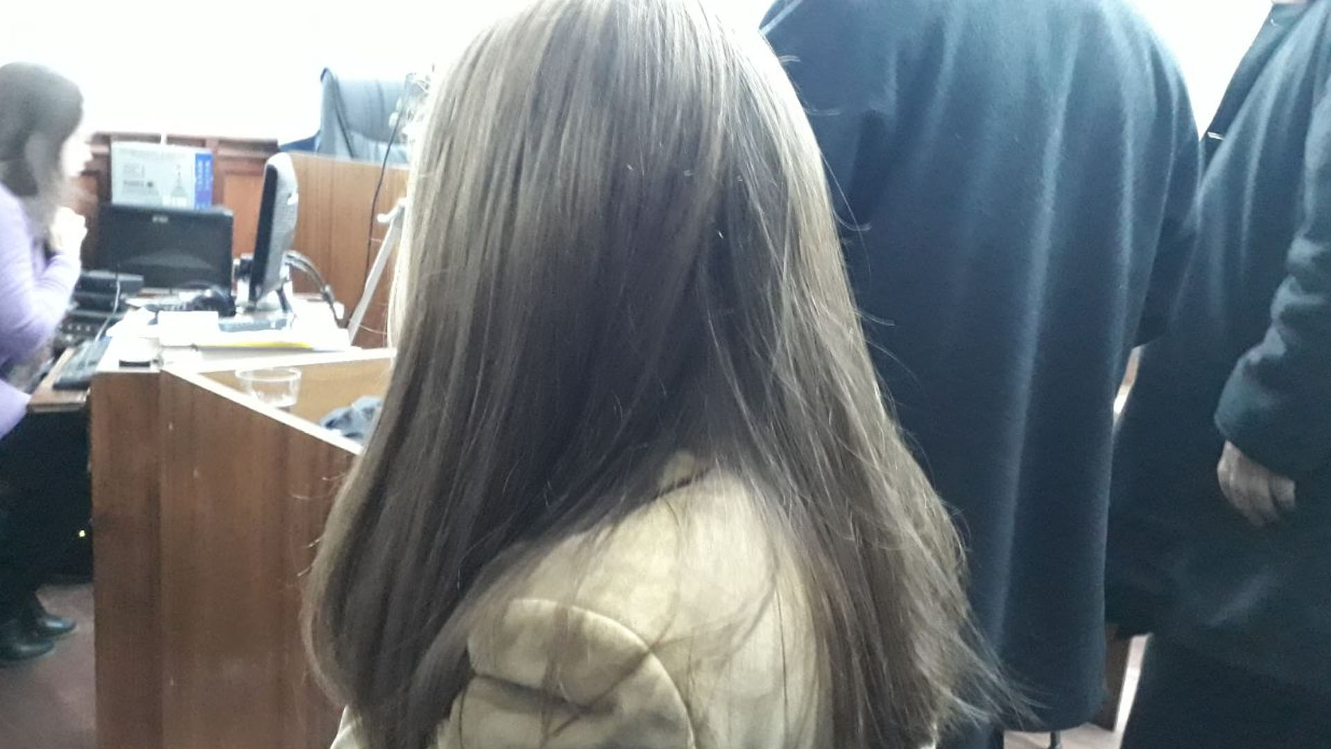 Nahir buscó tapar su cara con el pelo y lloró durante la declaración