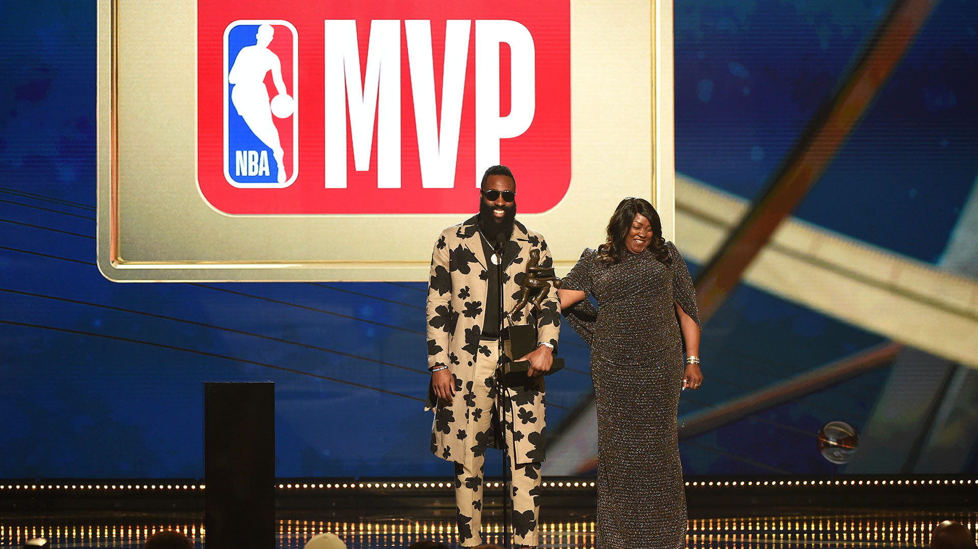 James Harden promedió 30,4 puntos en la temporada y llegó a las 65 victorias con su equipo (AFP)
