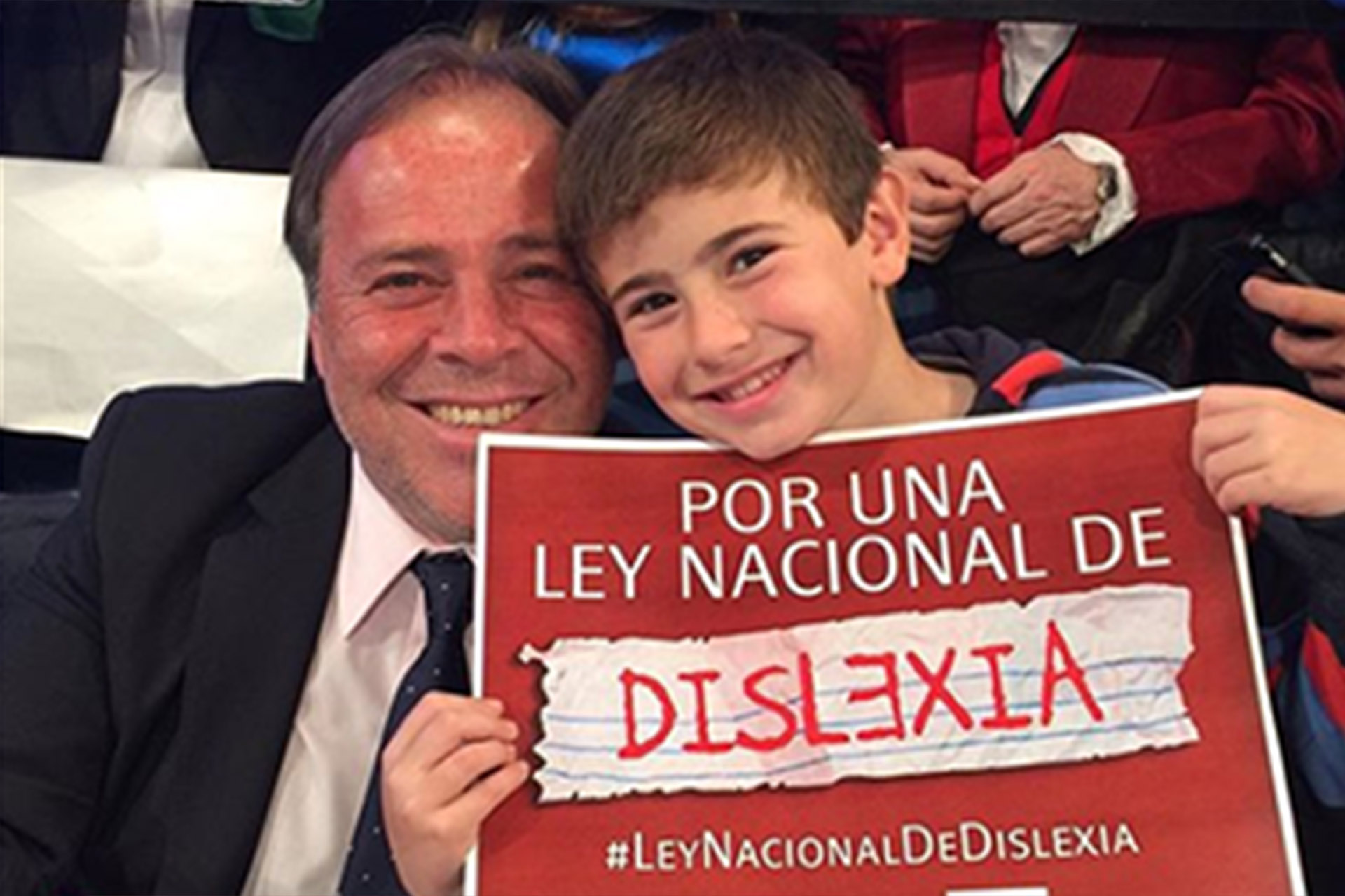 “Me afectó no darme cuenta de lo que le pasaba a mi hijo”, reconoció Carna. El pequeño Mateo tiene dislexia, una discapacidad específica del aprendizaje en la lectura