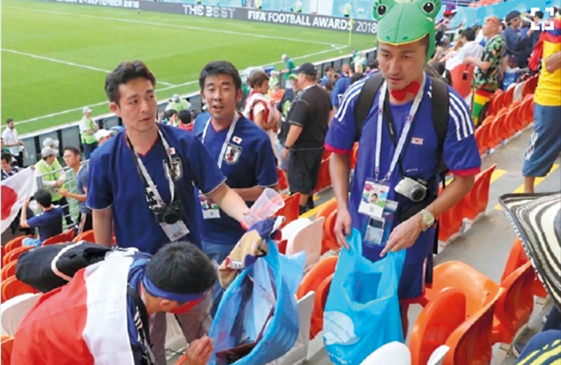 El video de hinchas limpiando en el Mundial de Rusia sacó a relucir esta costumbre.