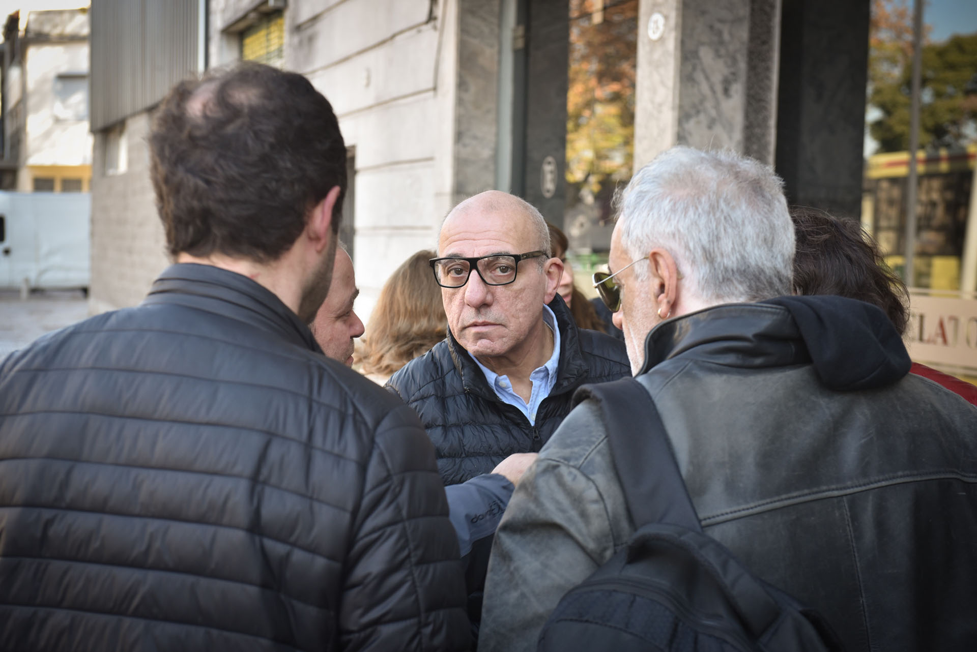 Toti Ciliberto, en el velatorio de Juan Carlos Mastrángelo, el actor que murió a los 48 años. Ellos trabajaban en el ciclo “Más tarde imposible” de C5N (Guille Llamos)