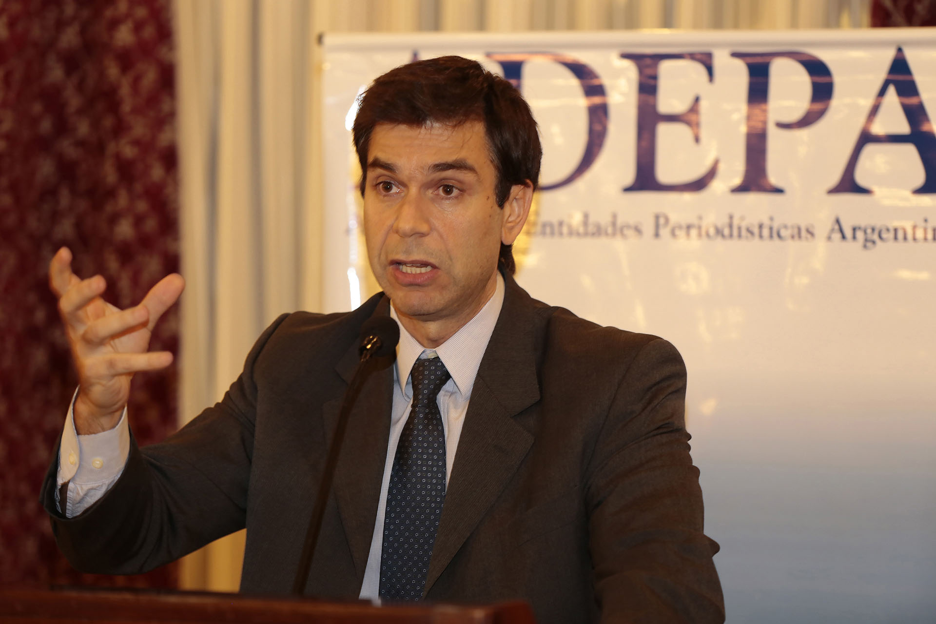 Daniel Dessein, presidente de ADEPA, fue uno de los oradores del encuentro