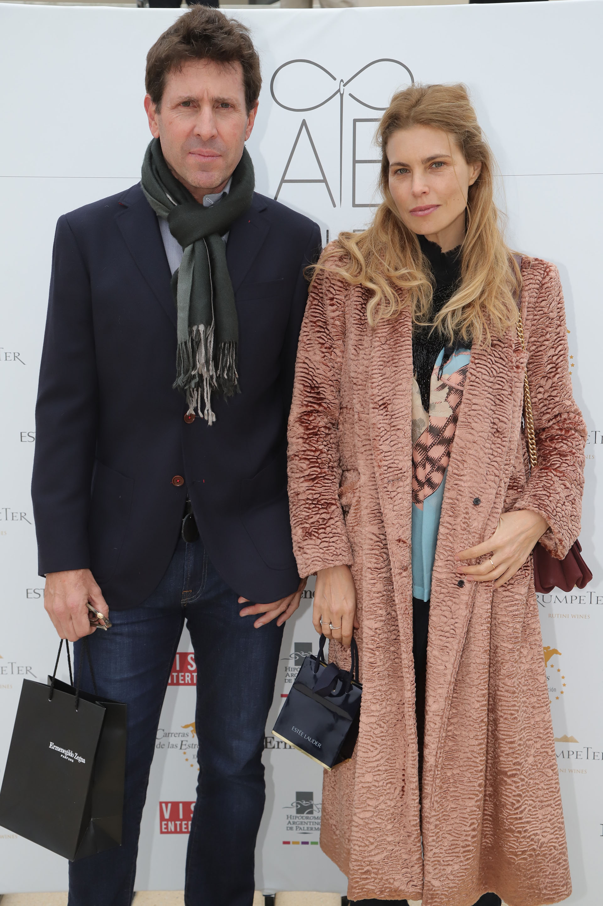 La hora de la moda: Justo Saavedra y Julieta Kemble disfrutaron del desfile de Adrián Brown, en una tarde que combinó moda y deporte