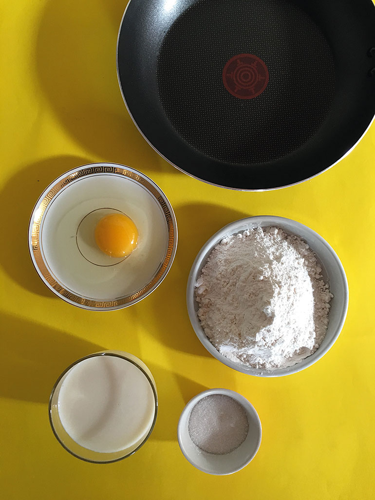 Ingredientes: 1 huevo, 250 gr de harina, 1 cda de azúcar y 150 cc. de leche.