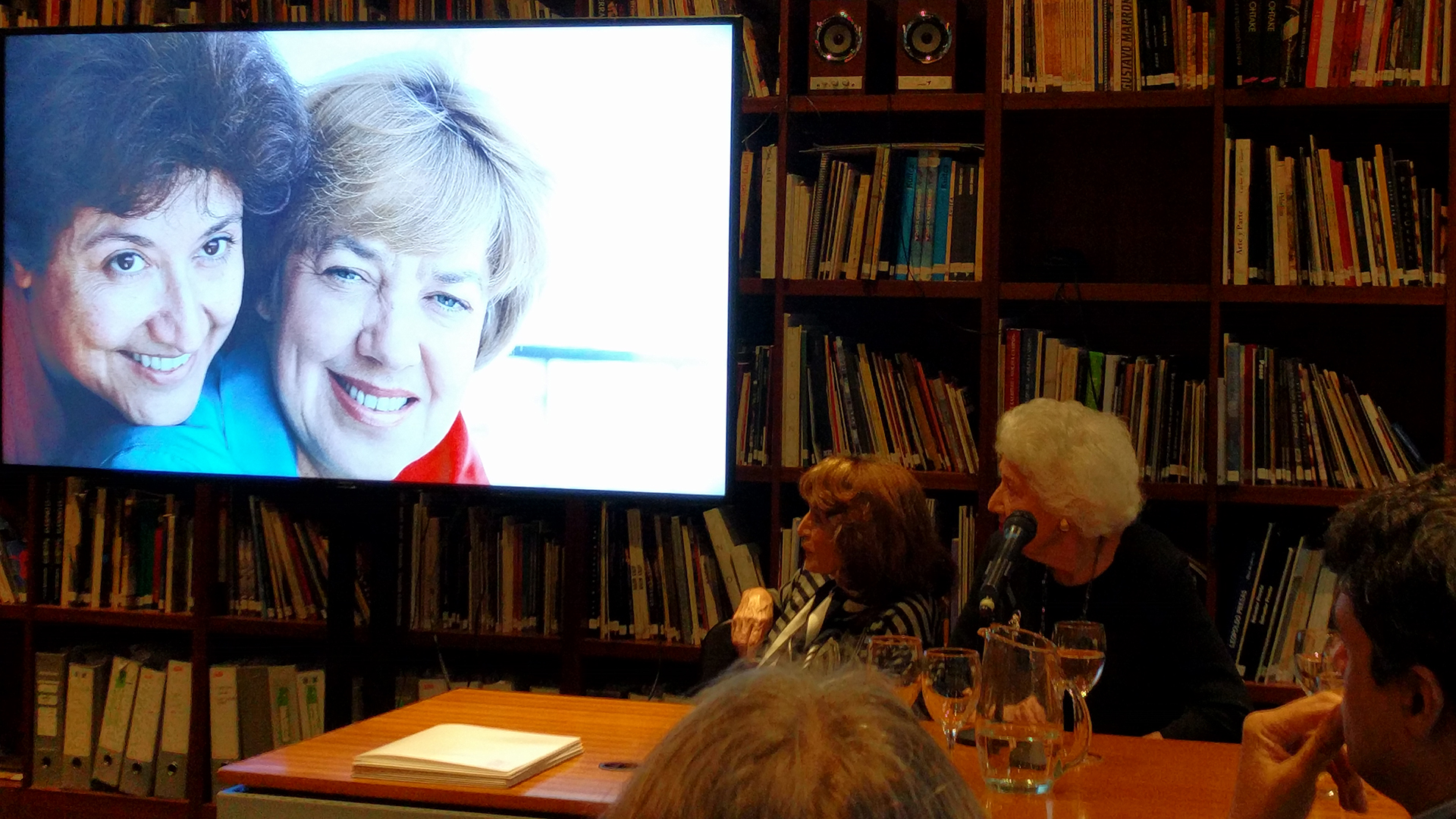 María Elena Walsh y Sara Facio