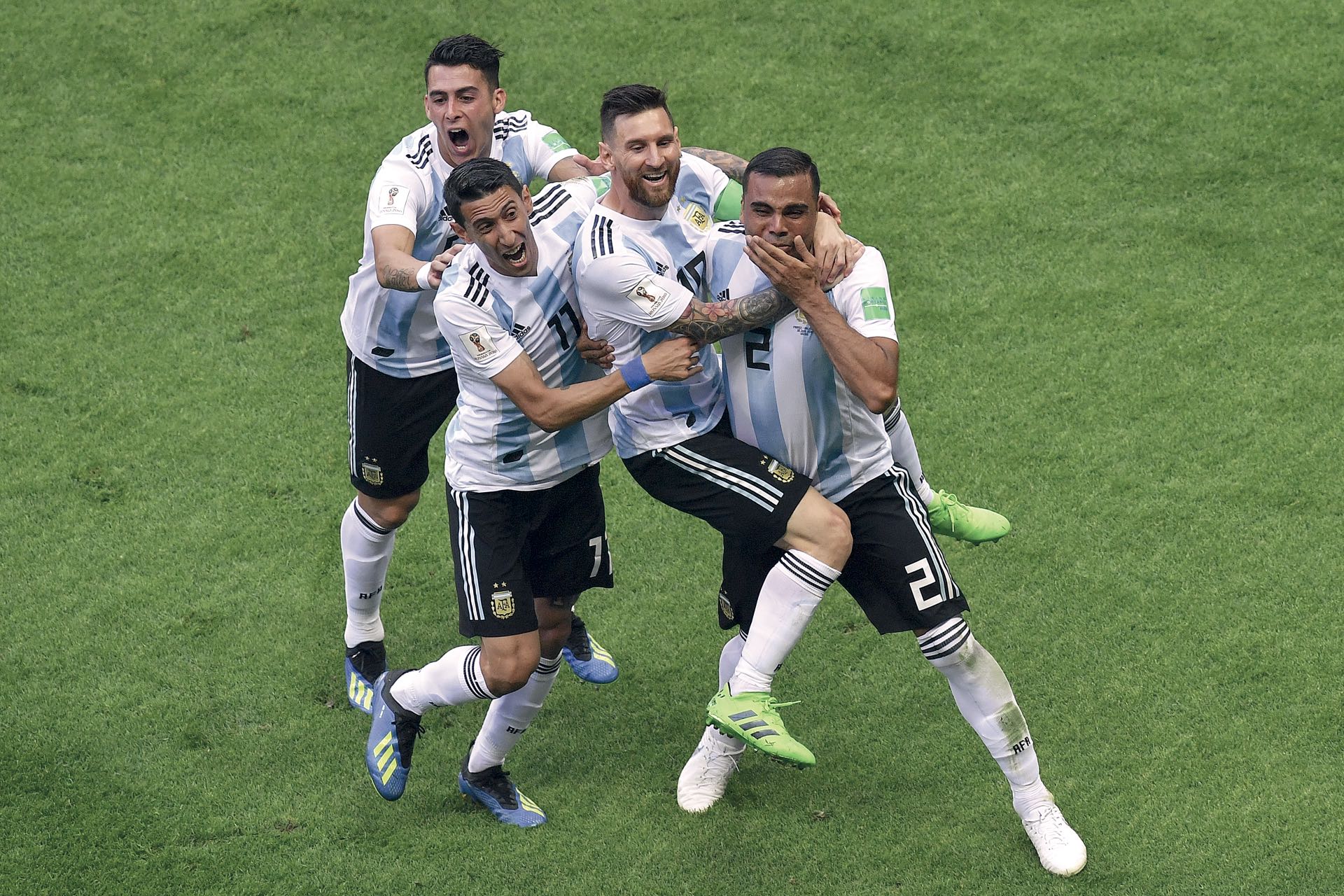 Recién comenzada la segunda parte, Gabriel Mercado anotó el 2-1.
