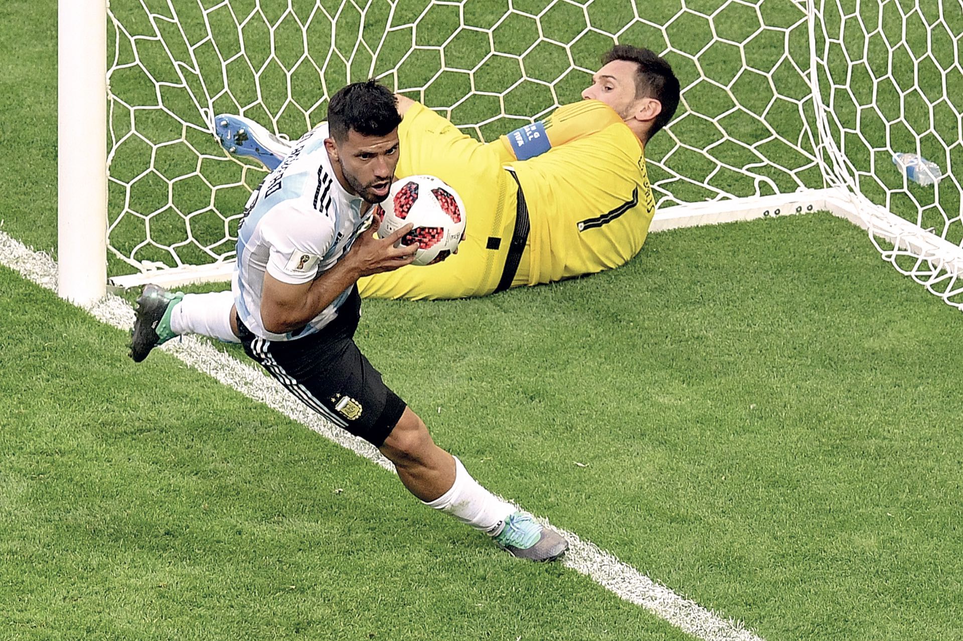 El gol agónico del Kun Agüero en el final apenas maquilló las cifras. No se pudo.