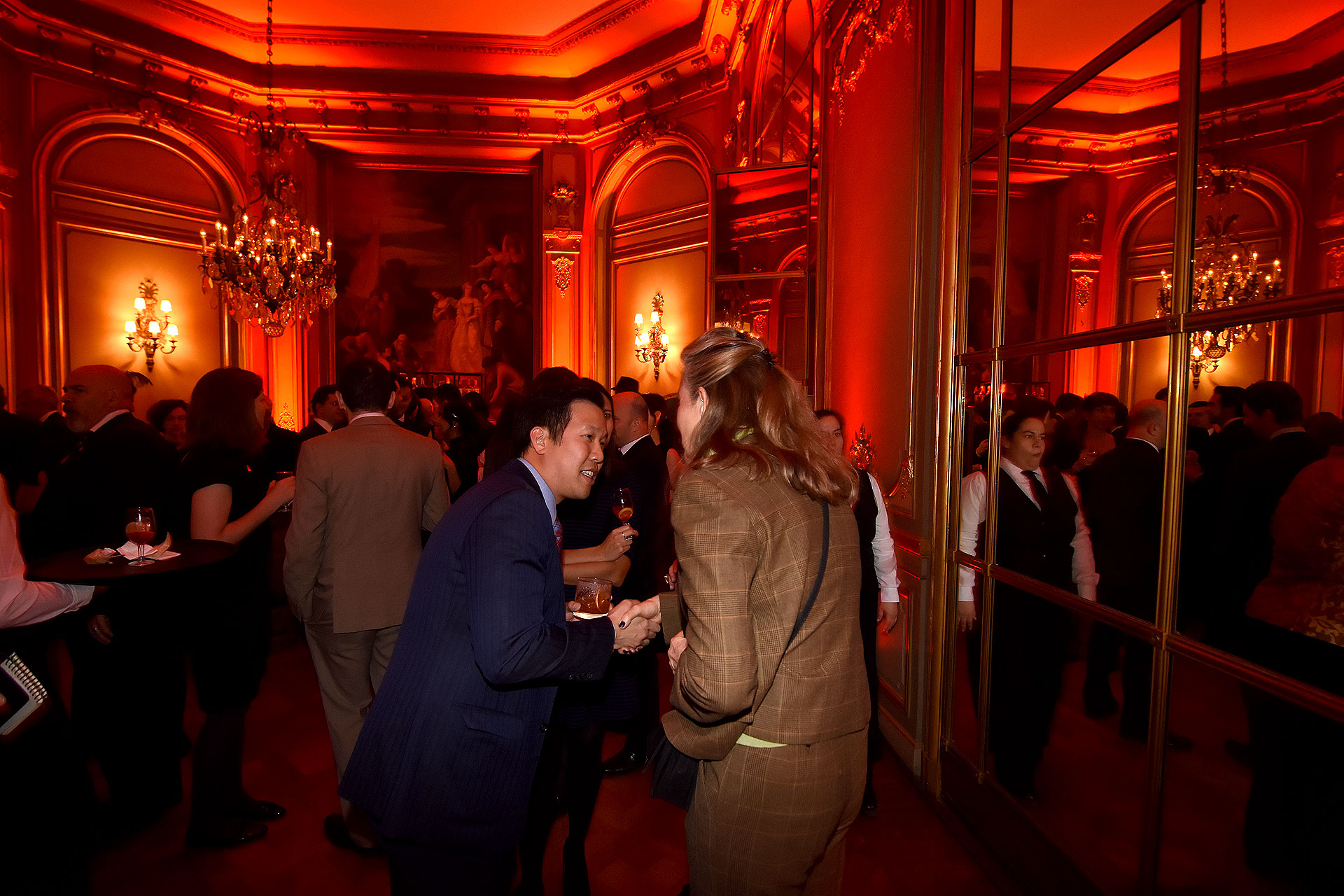 La ambientación de la recepción en los años 20 estuvo en todos los detalles y hasta incluyó un bar tipo “speakeasy”, en uno de los grandes salones del Palacio Bosch