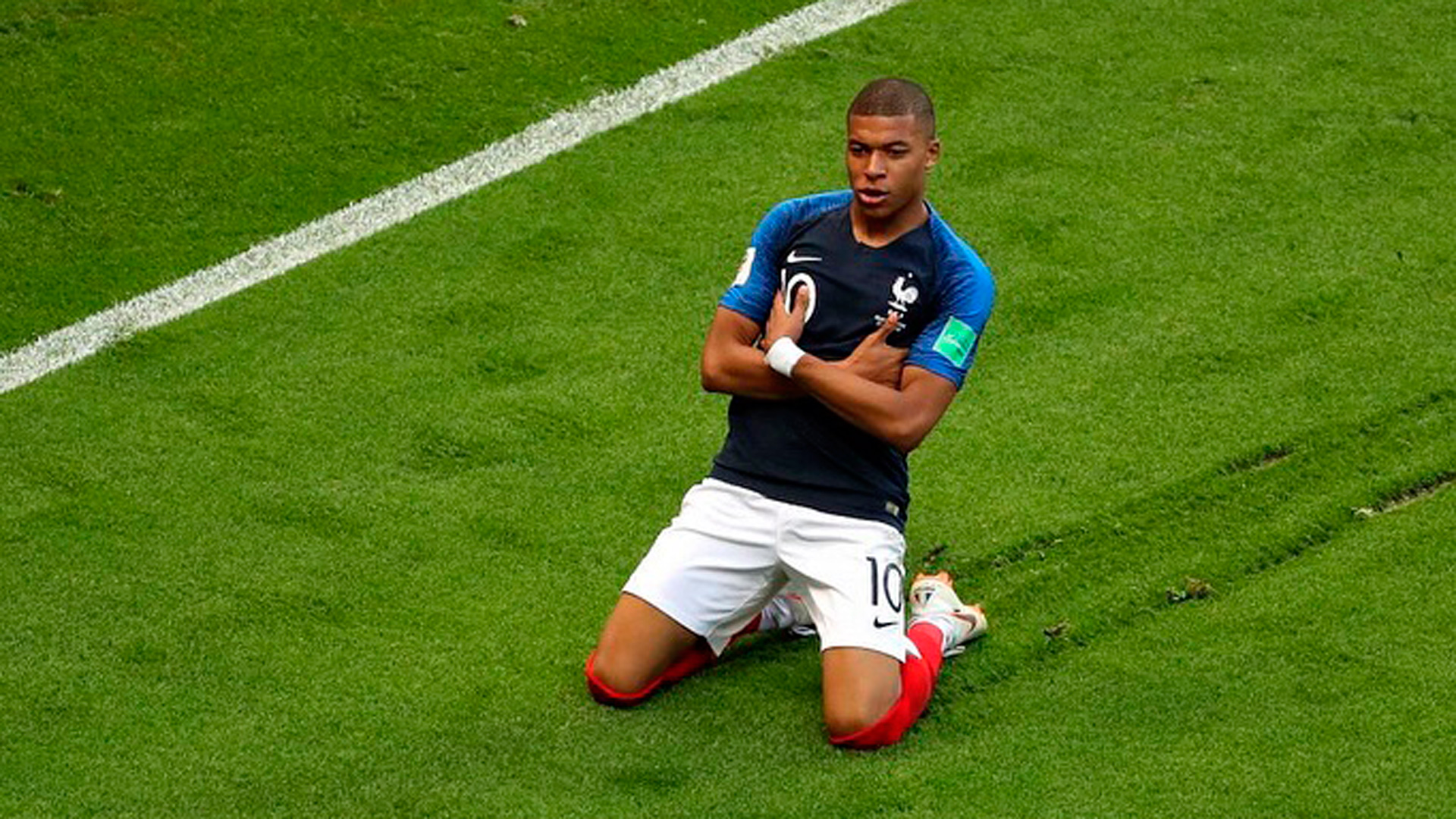 Imparable en serio: frente Argentina, Mbappé fue más rápido que ...