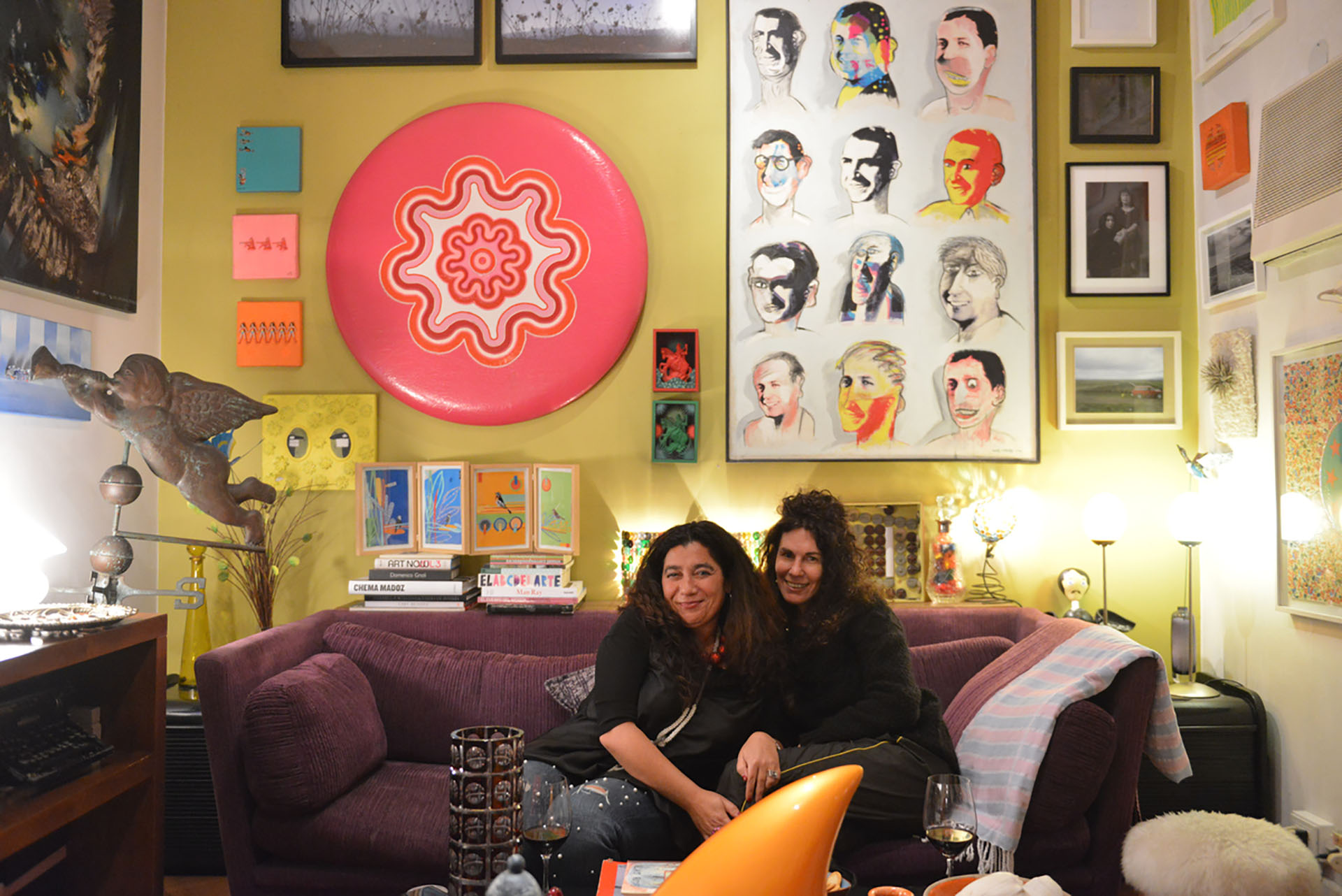 Mariela Ivanier con la artista visual Cynthia Cohen