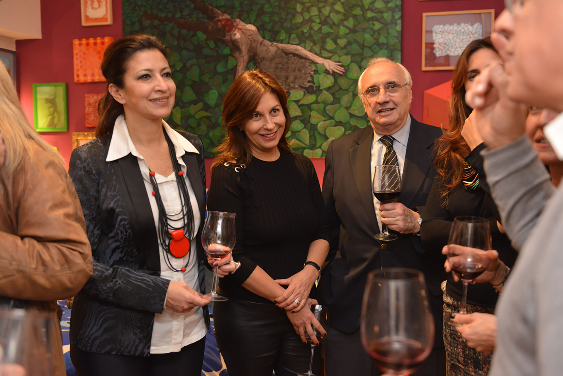La arquitecta Victoria Baeza junto a los abogados Alejandra Sissias y Daniel Ostropolsky, ex miembro del Consejo de la Magistratura