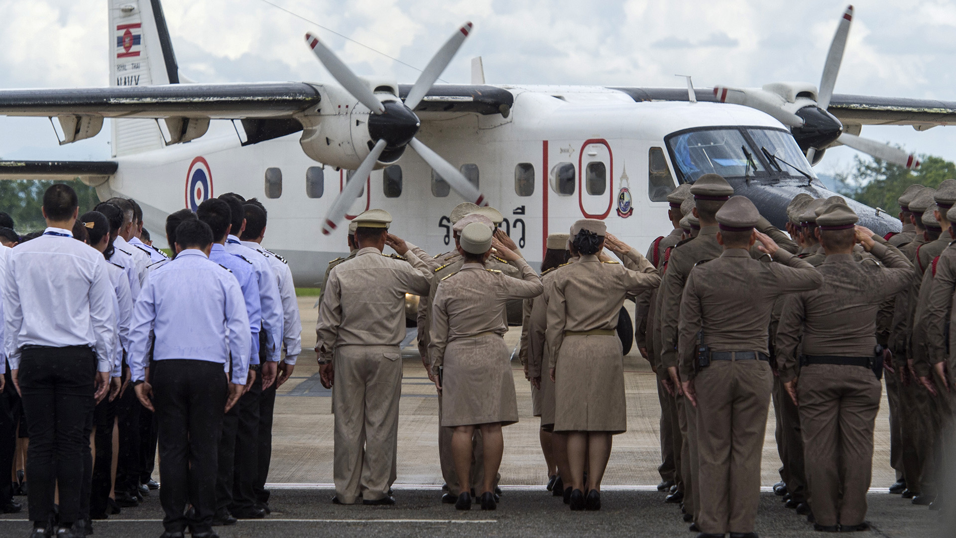 Despedida de los restos de Saman Kunan (AFP)