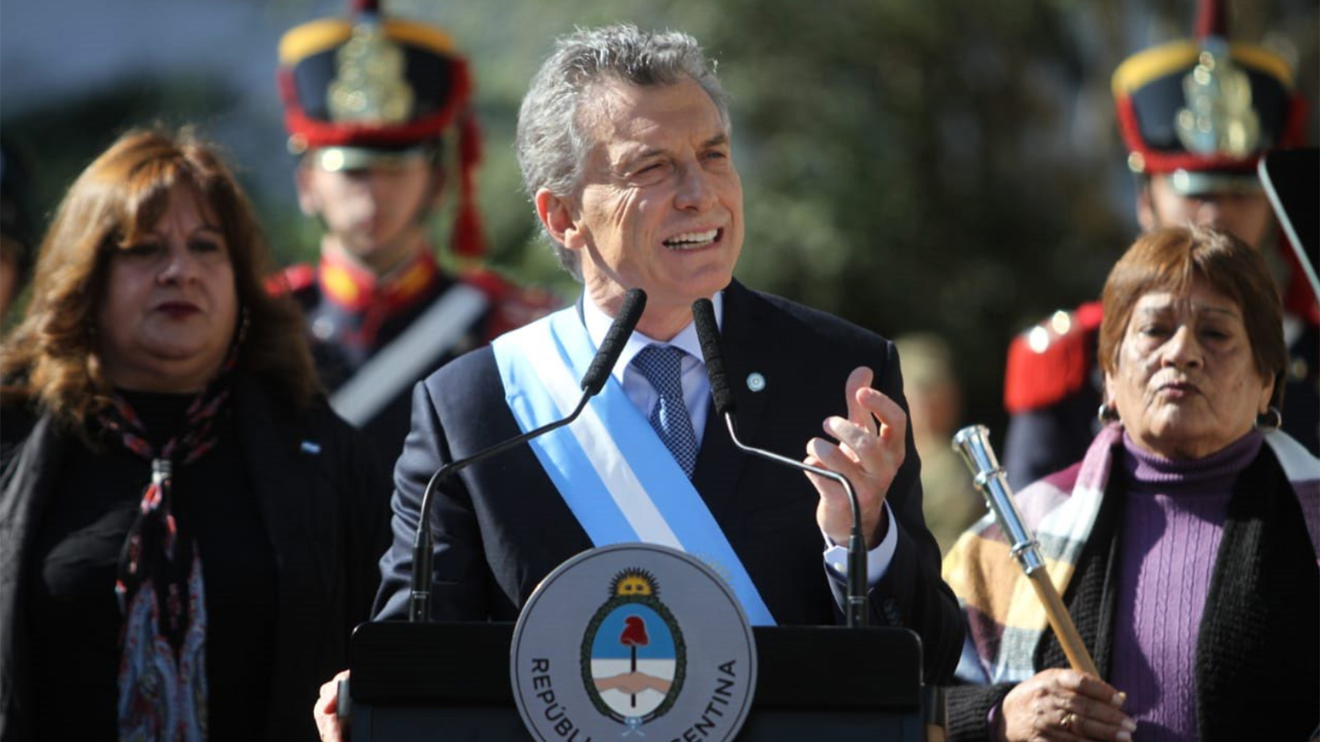 El Presidente admitió que el país atraviesa una “tormenta” en parte como consecuencia de medidas adoptadas por su gestión