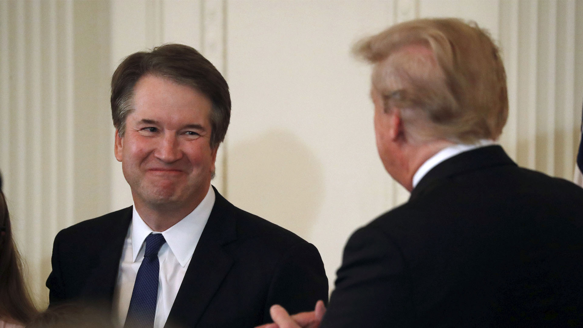 Brett Kavanaugh junto al presidente Donald Trump (Reuters)