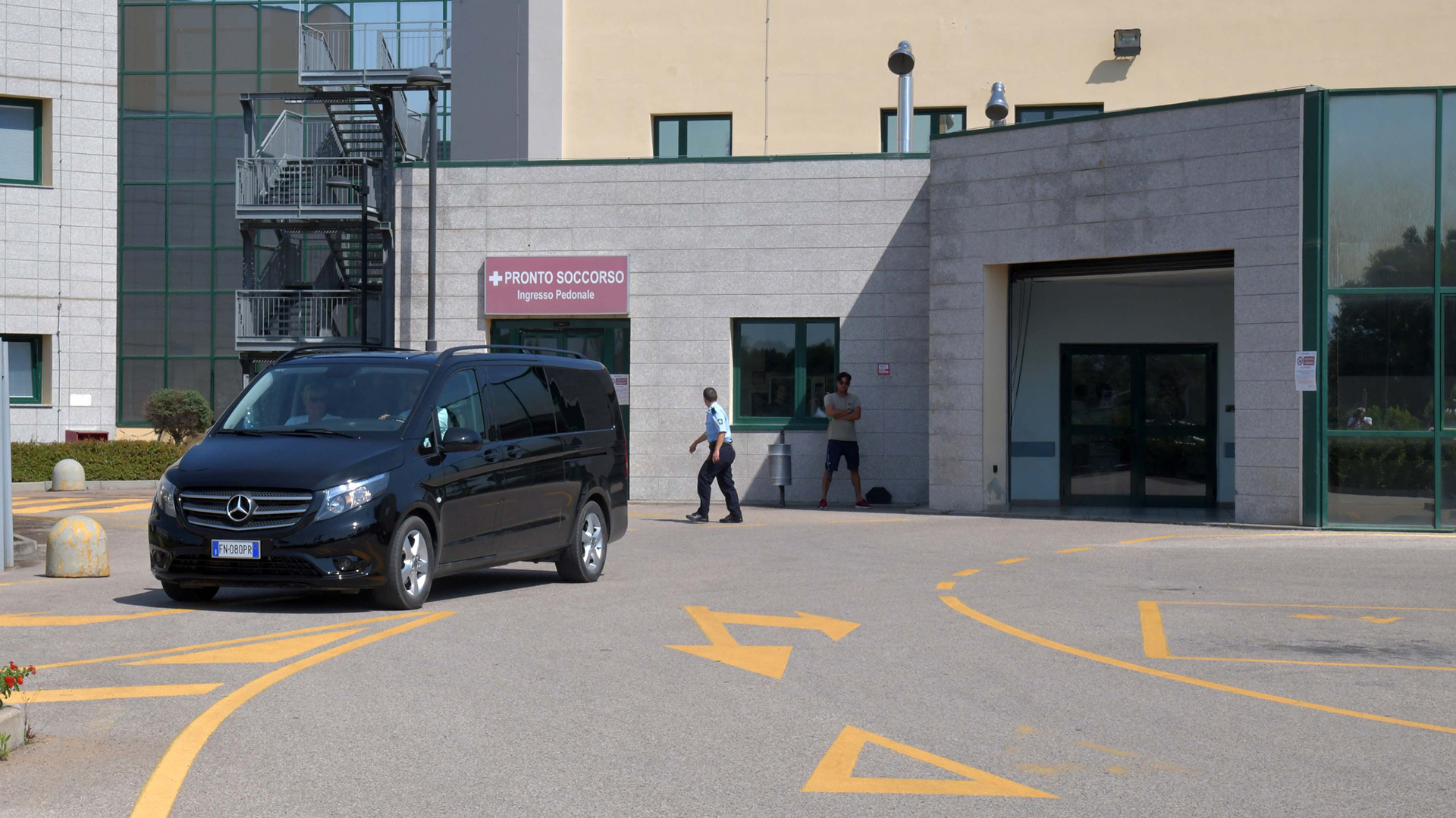 La entrada del hospital Juan Pablo II de Costa Corallina, Puntaldia, donde fue trasladado el actor. (Grosby Group)