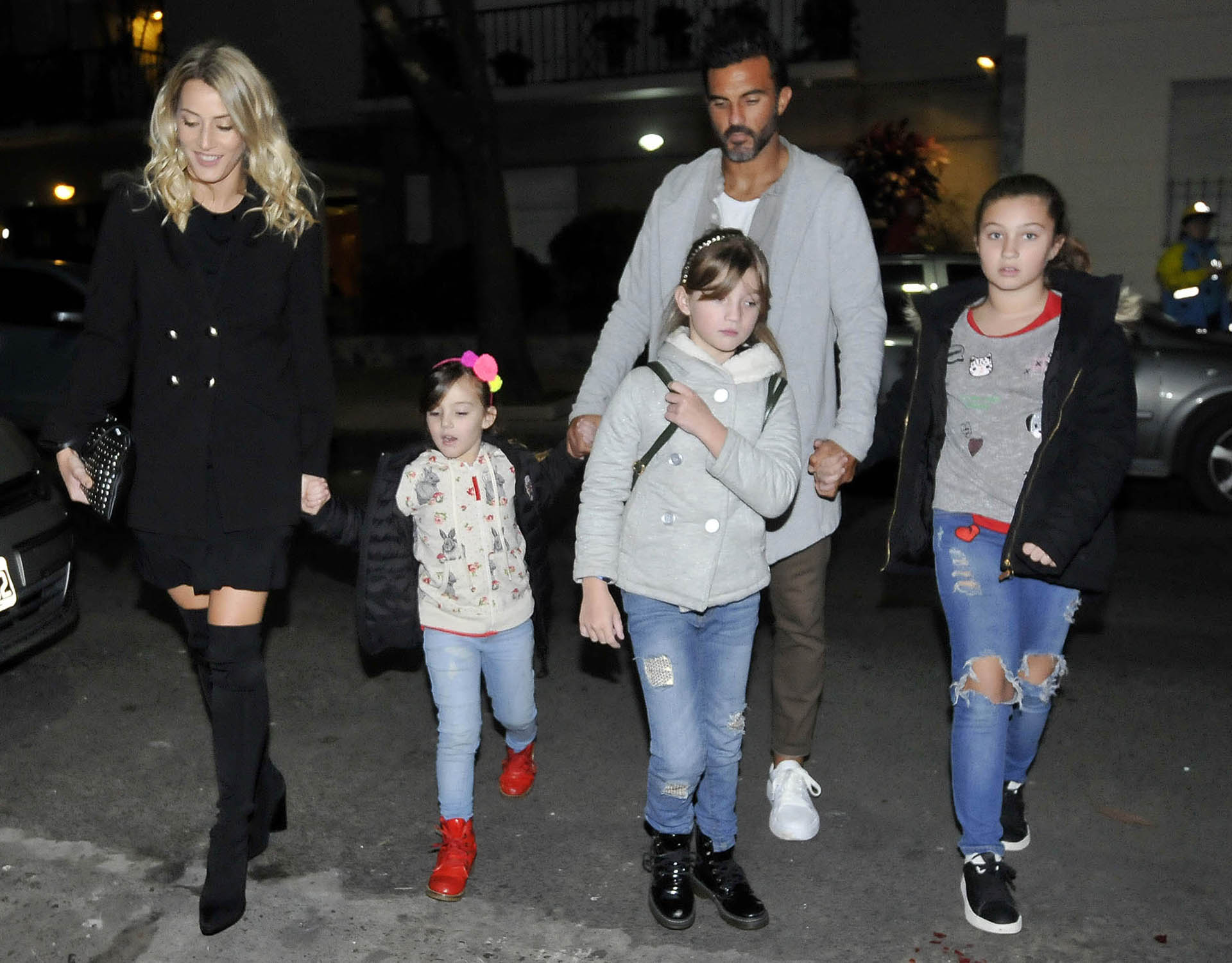 Mica Viciconte, Fabián Cubero y sus tres hijas