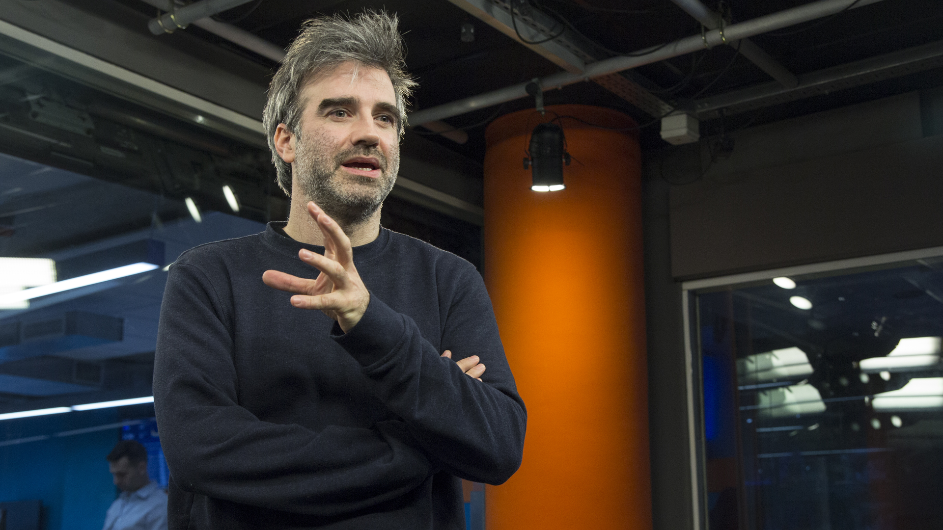Daniel Hendler en los estudios de Infobae (Crédito: Santiago Saferstein)