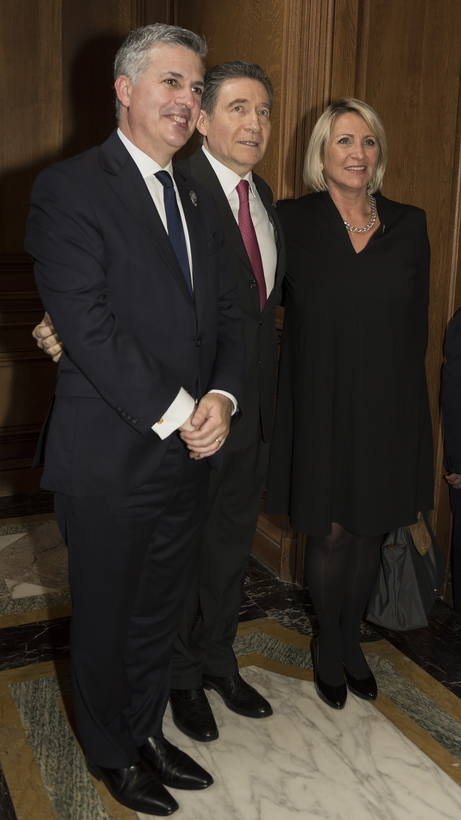 El representante argentino ante la OCDE, Marcelo Scaglione, y su mujer Paula