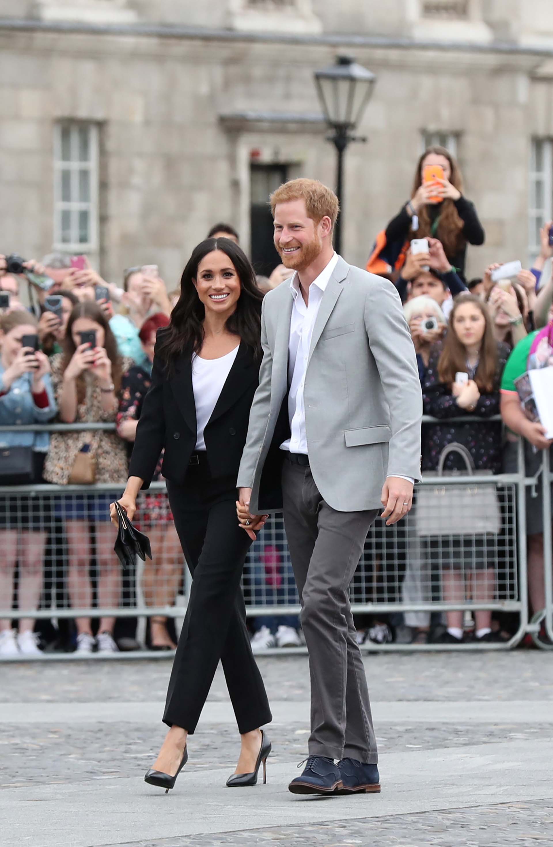 La primera gira fue por Dublín, Irlanda. Cada aparición de la pareja despierta el fervor de los fanáticos