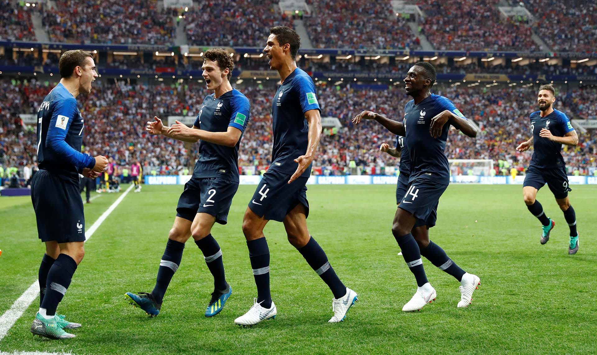 El primer gol fue de Mandzukic en contra, tras un tiro libre ejecutado por Griezmann