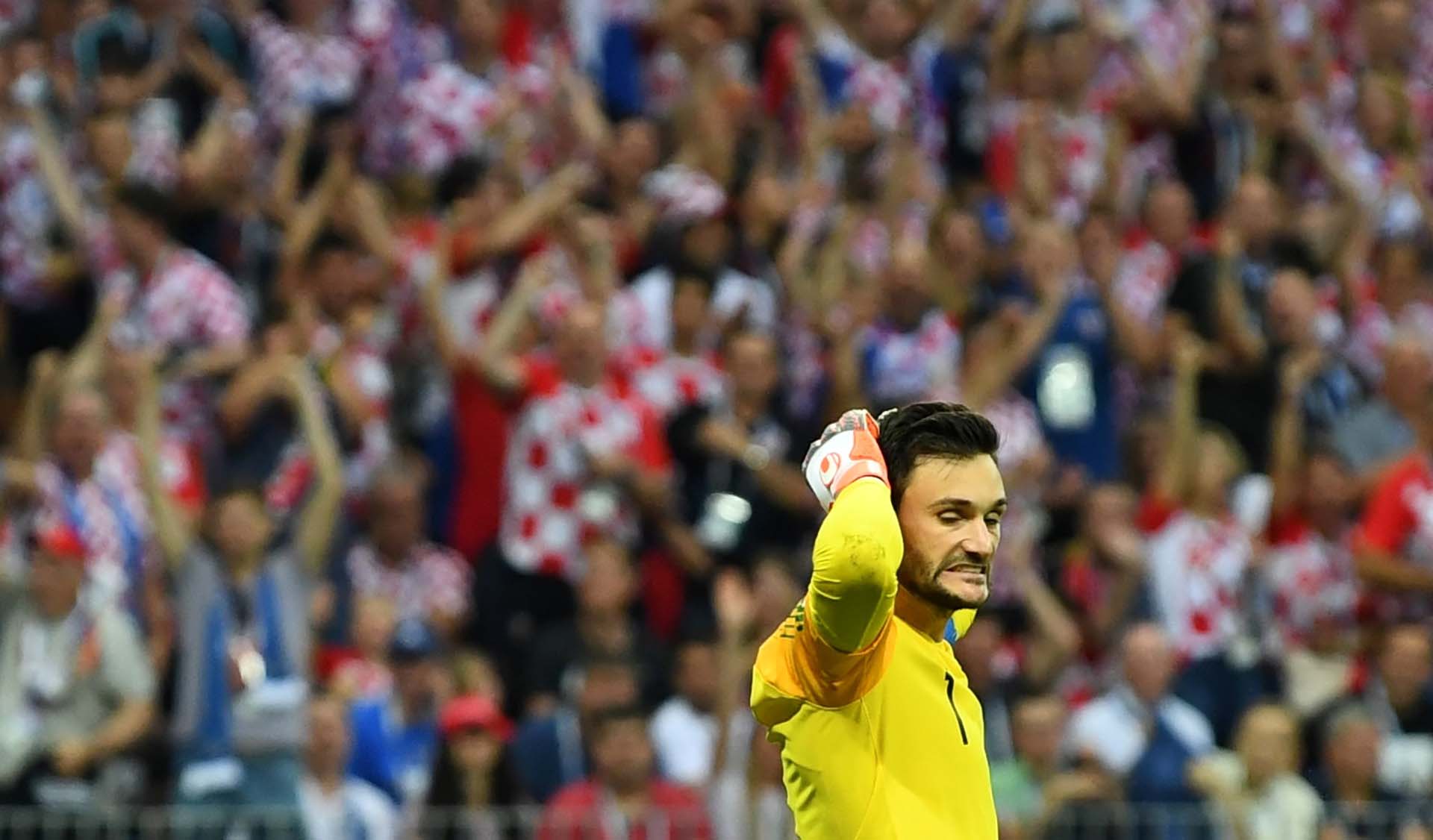 El arquero Hugo Lloris se lamenta por su grosero error