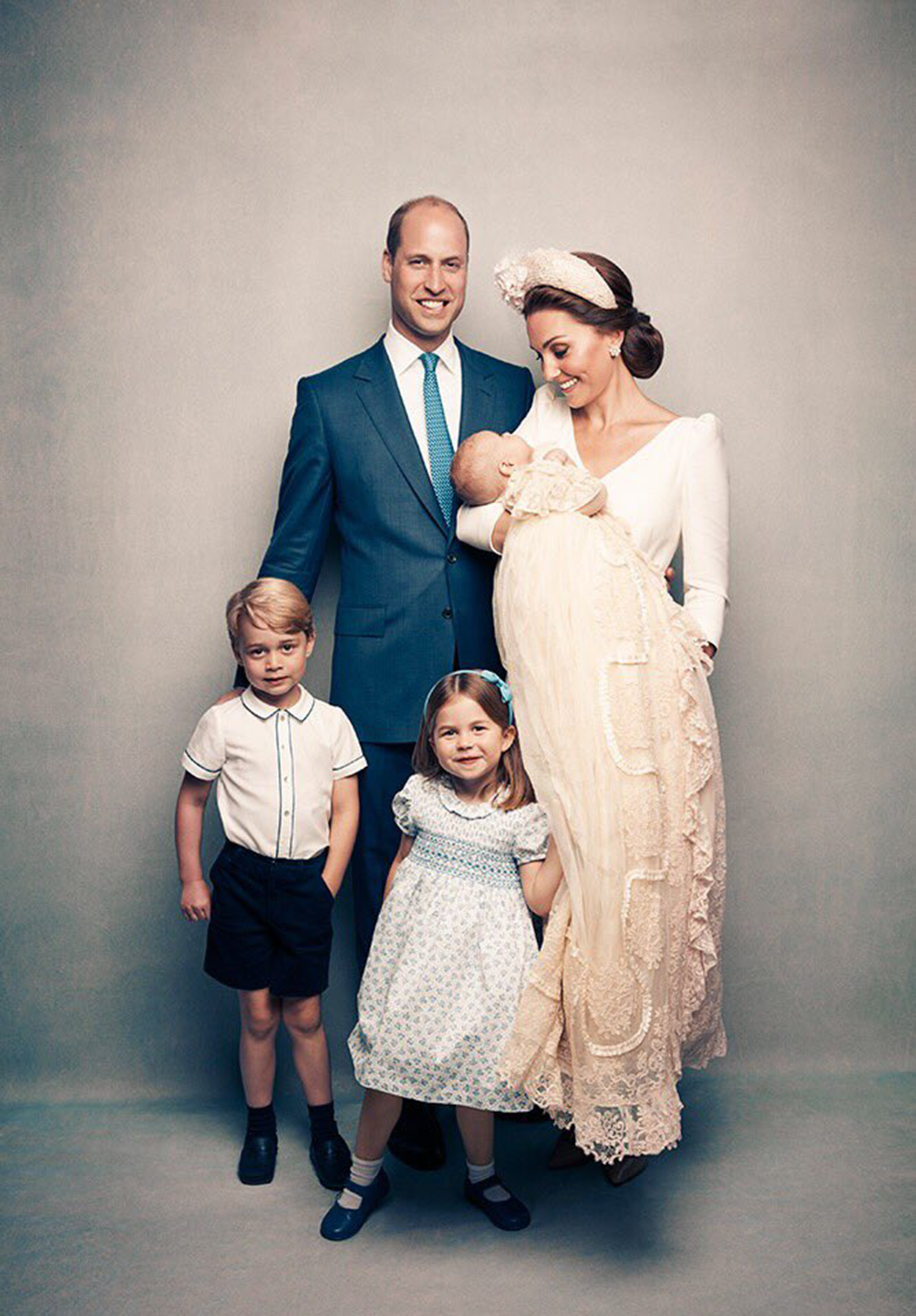 El príncipe William y Kate Middleton posaron junto con George, Charlotte y Louis