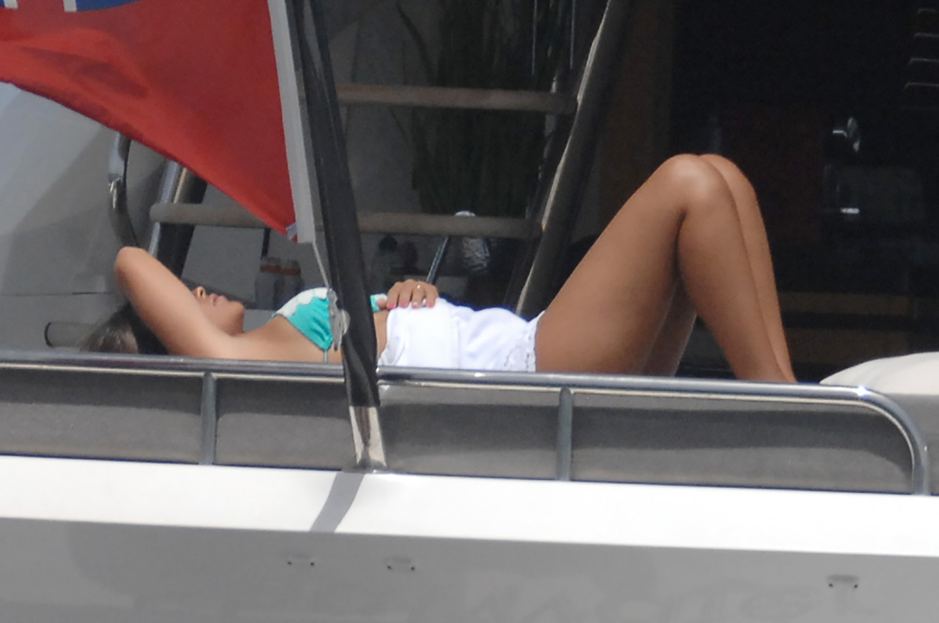 Lionel Messi y Antonela Roccuzzo disfrutan del sol en familia en un yate por Formentera (Grosby Group)