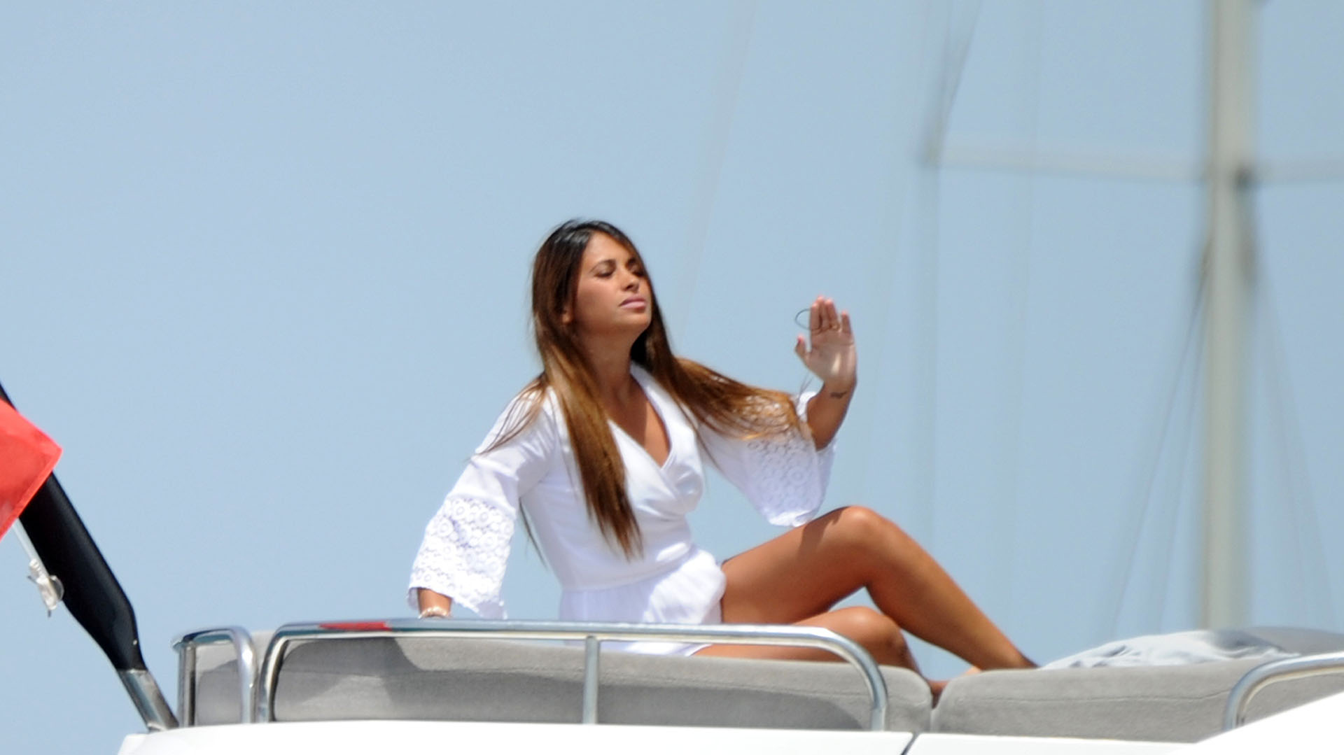 Lionel Messi y Antonela Roccuzzo disfrutan del sol en familia en un yate por Formentera (Grosby Group)