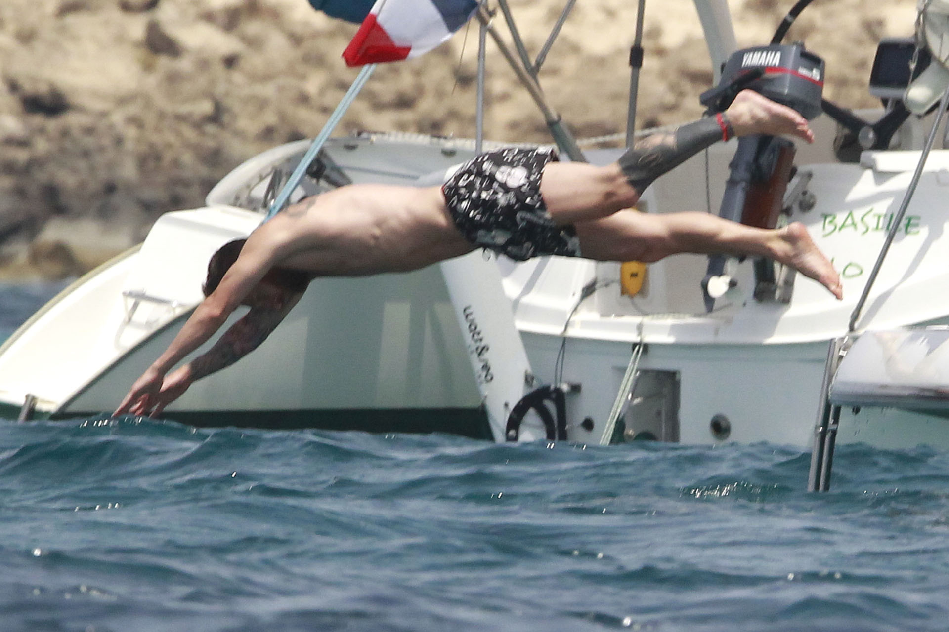 Lionel Messi y Antonela Roccuzzo disfrutan del sol en familia en un yate por Formentera (Grosby Group)