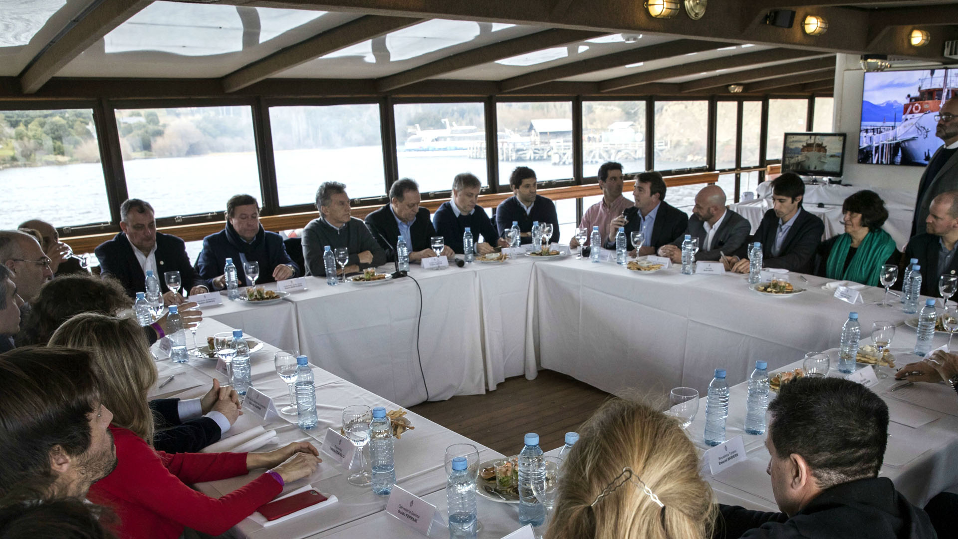 Mauricio Macri junto al ministro de Turismo Gustavo Santos