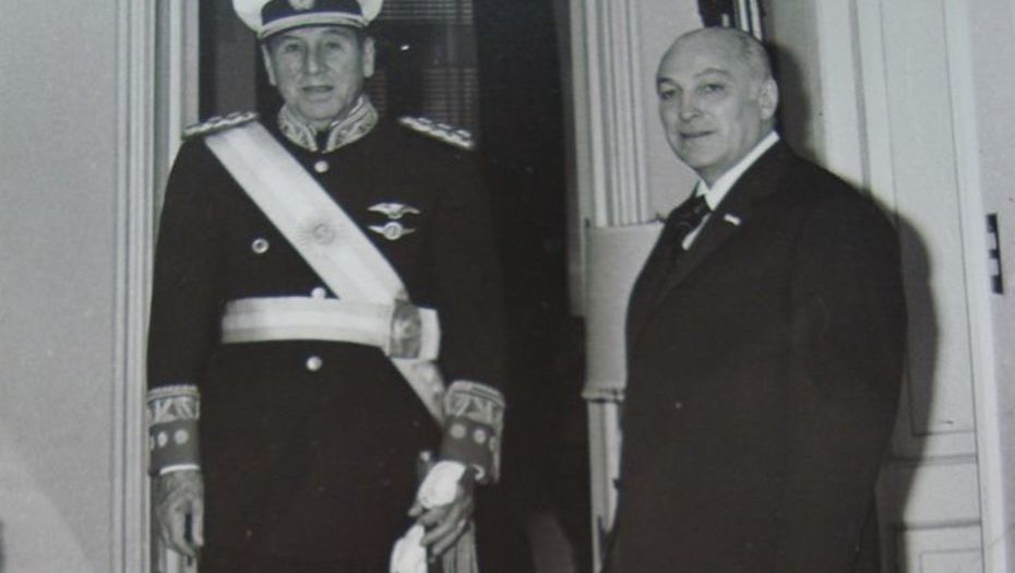 Juan Domingo Perón y José López Rega. El general firmó el Documento Reservado que hablaba del “estado de guerra” y de atacar al enemigo marxista en todos los frentes
