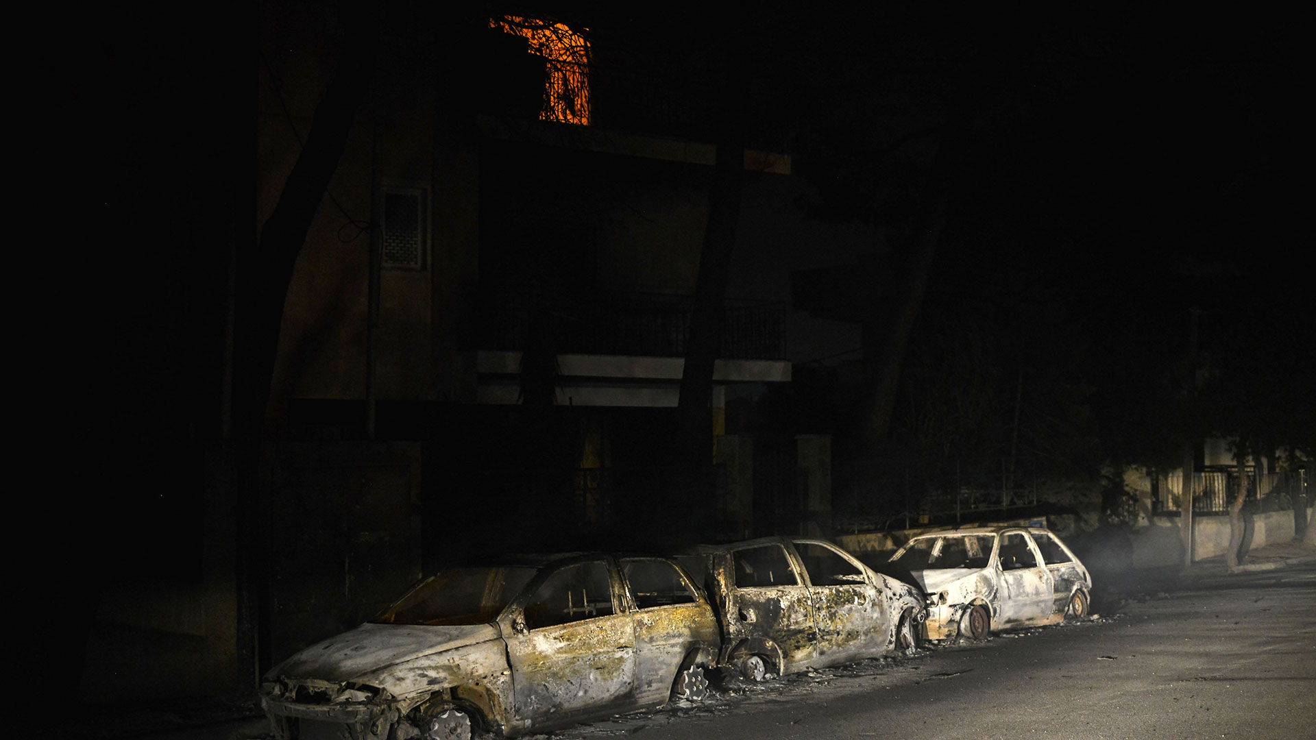 Los vecinos de las zonas afectadas fueron obligados a evacuar (AFP)