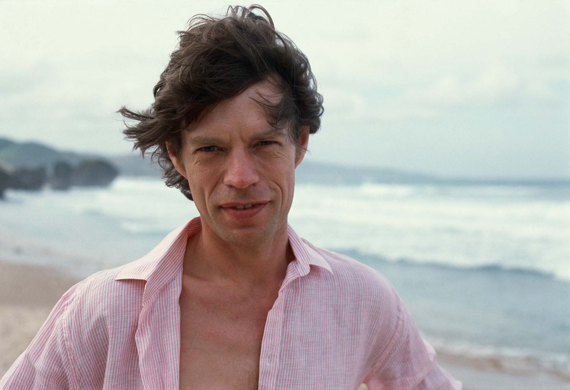 Mick Jagger en la playa de Barbados, justo antes de cumplir 40 años.