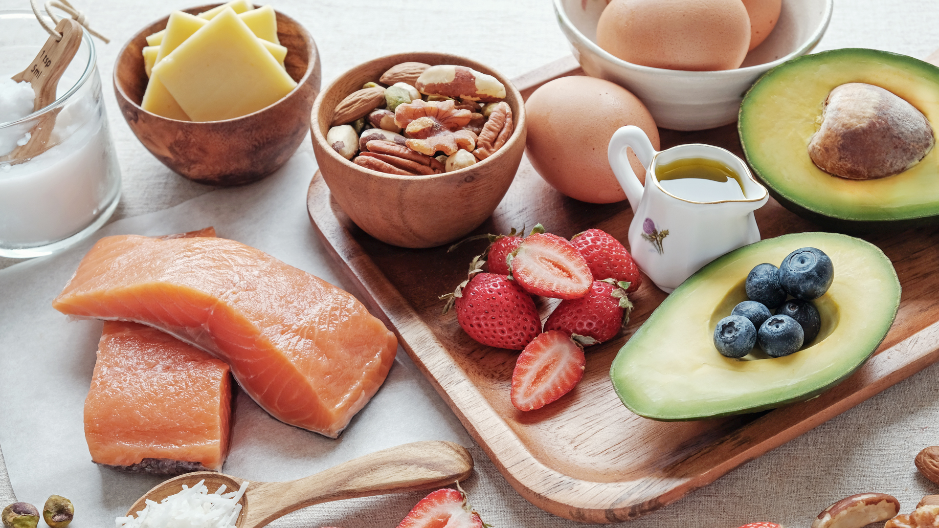 Palta, huevos, frutos secos, algunos de los alimentos ideales para esta dieta.