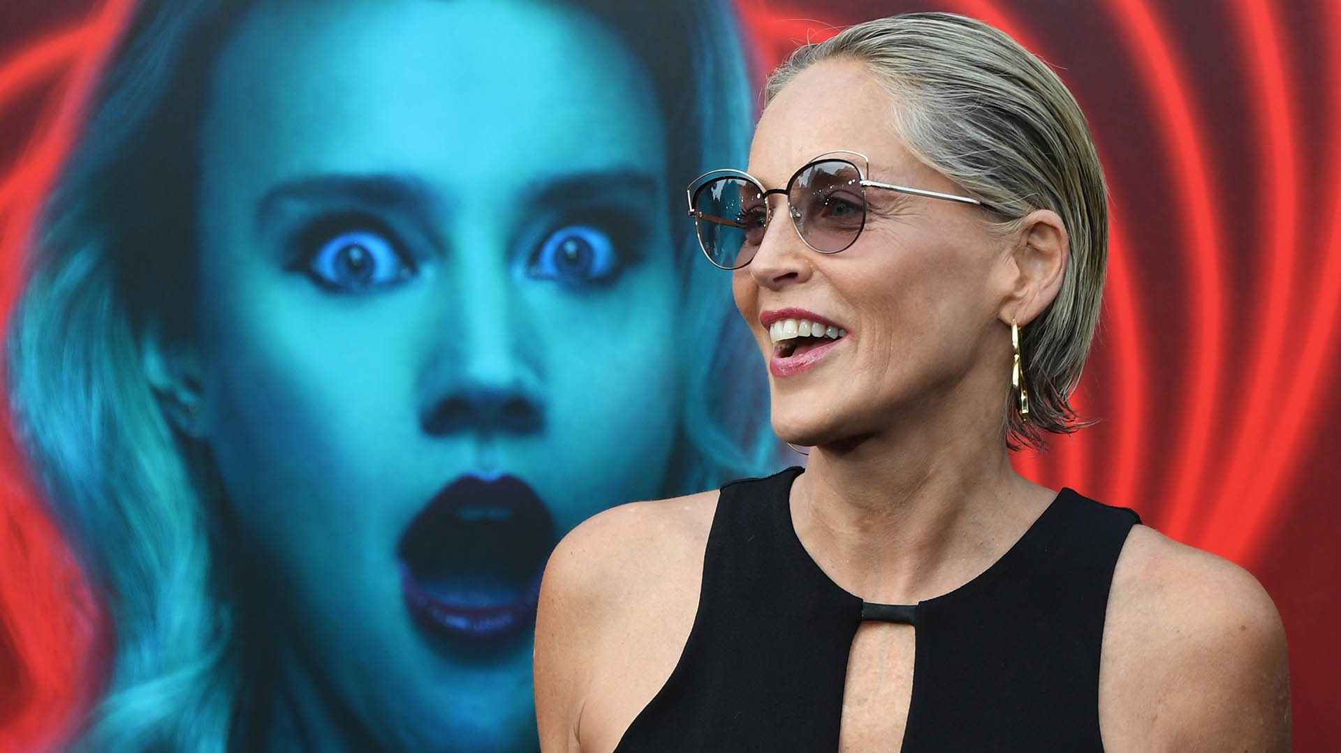 A los 60 años, Sharon Stone conserva la belleza de su juventud y lleva la seducción a flor de piel