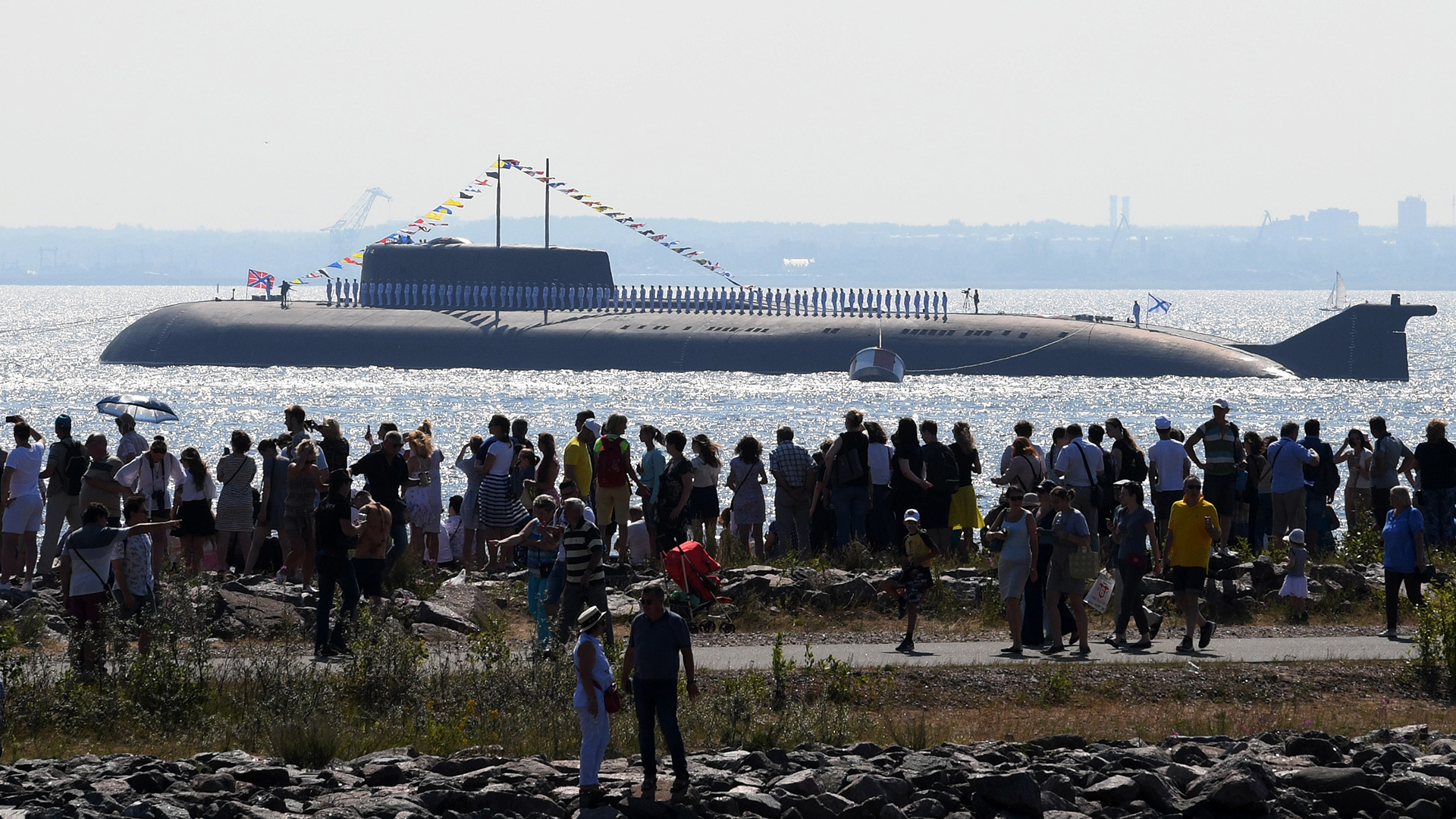 El submarino Orel participó del desfile