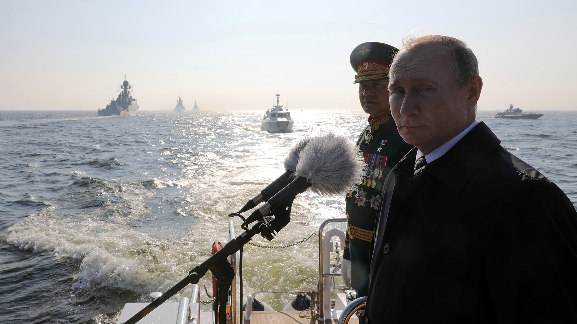 “Estamos con razón orgullosos de nuestra Armada, nuestras fuerzas navales, su alta capacidad combativa, así como sus facultades estratégicas, tácticas y operativas”, apuntó el líder ruso