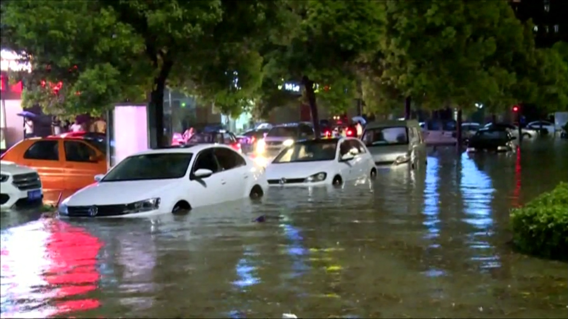 China sufrió fuertes inundaciones entre julio y agosto en varias regiones, duplicando y hasta triplicando los récords vigentes. Al menos 66 personas murieron