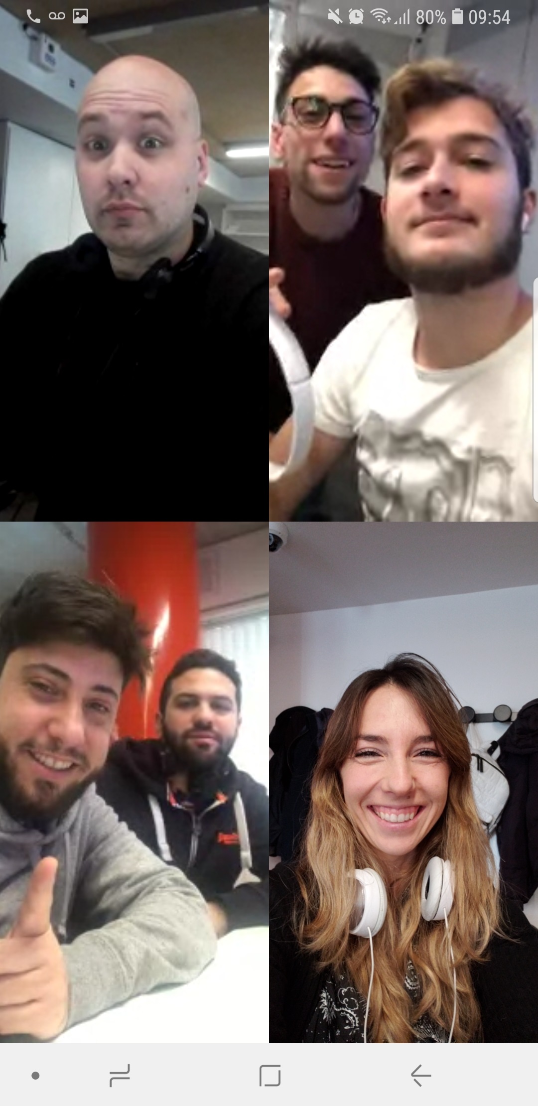 Se pueden hacer videollamadas grupales de hasta 4 integrantes.