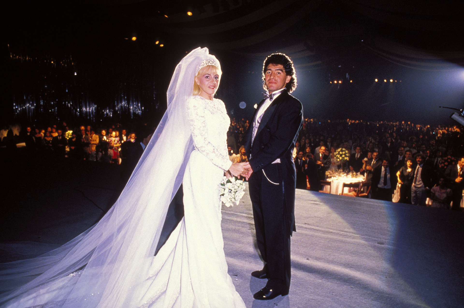 7 de noviembre de 1989: casamiento de Maradona en el Luna Park (Foto: Rafael WOLLMANN/Gamma-Rapho via Getty Images)