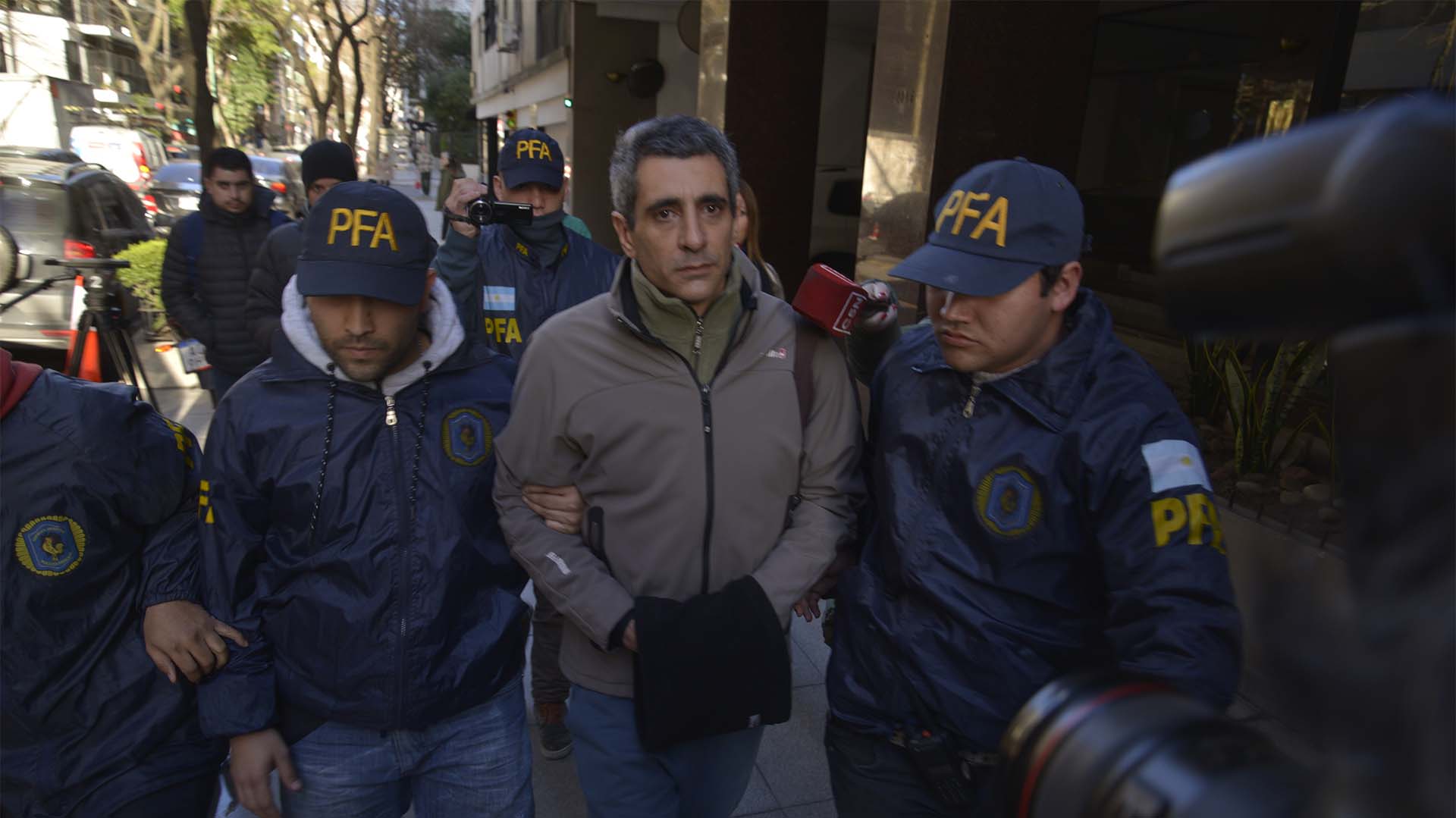 Roberto Baratta, al ser detenido (Gustavo Gavotti)